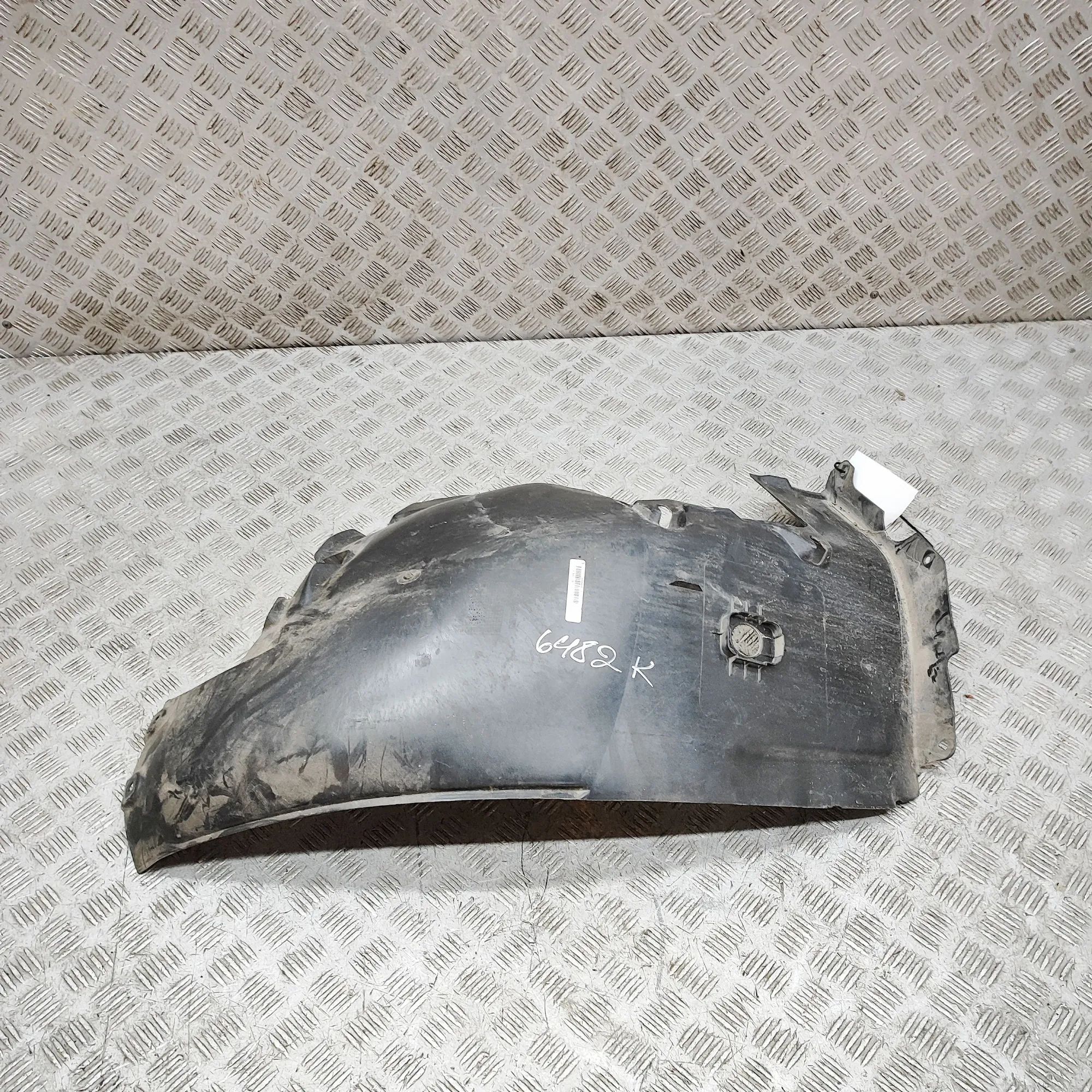 Porsche 911 (992) Rear Left Arch Liner Rear Left Arch Liner — PORSCHE 911 (992) (2019-...