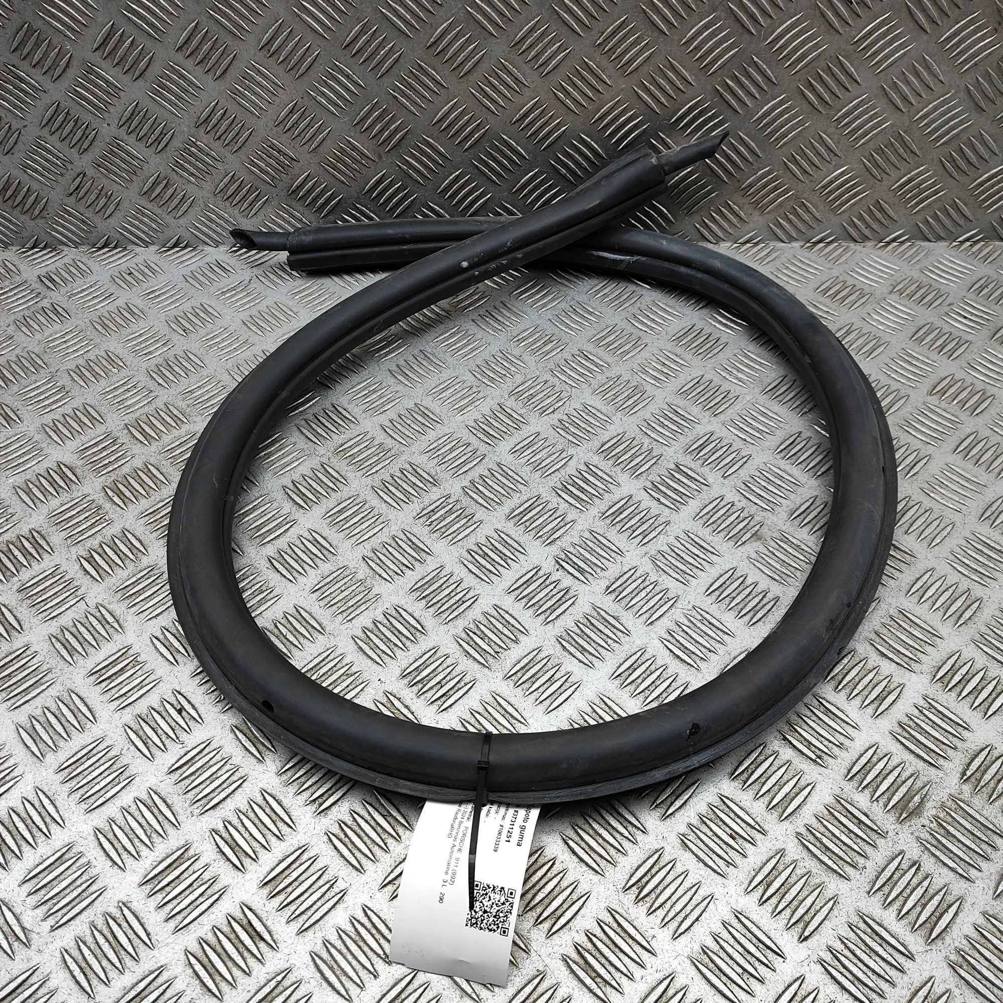 Porsche 911 (992) Engine rubber seal Engine rubber seal — PORSCHE 911 (992) (2019-.....