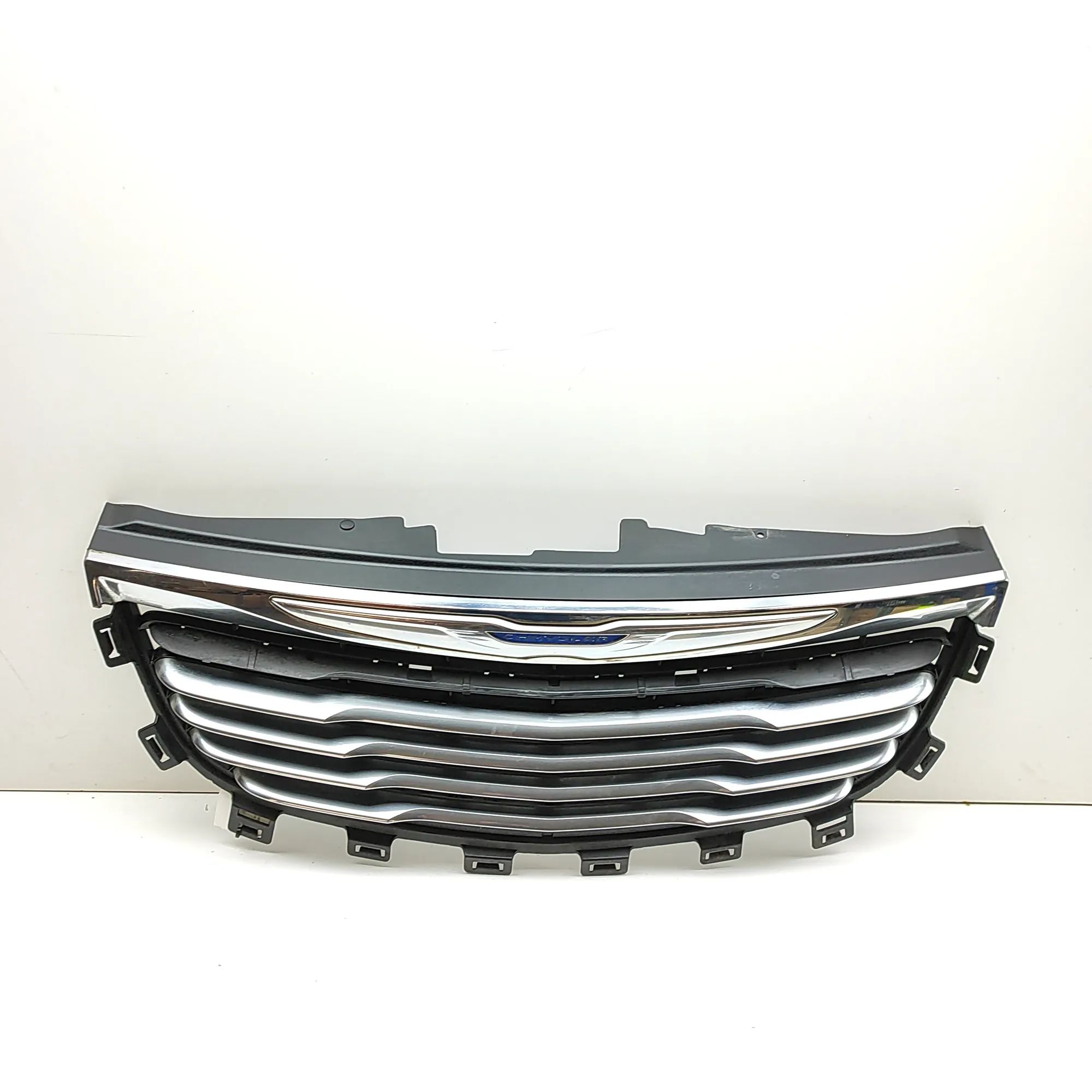 Chrysler Grand Voyager / Town & Country Radiator Grille Radiator grille — CHRYSLER GRAND (VOYAGER V RT)...