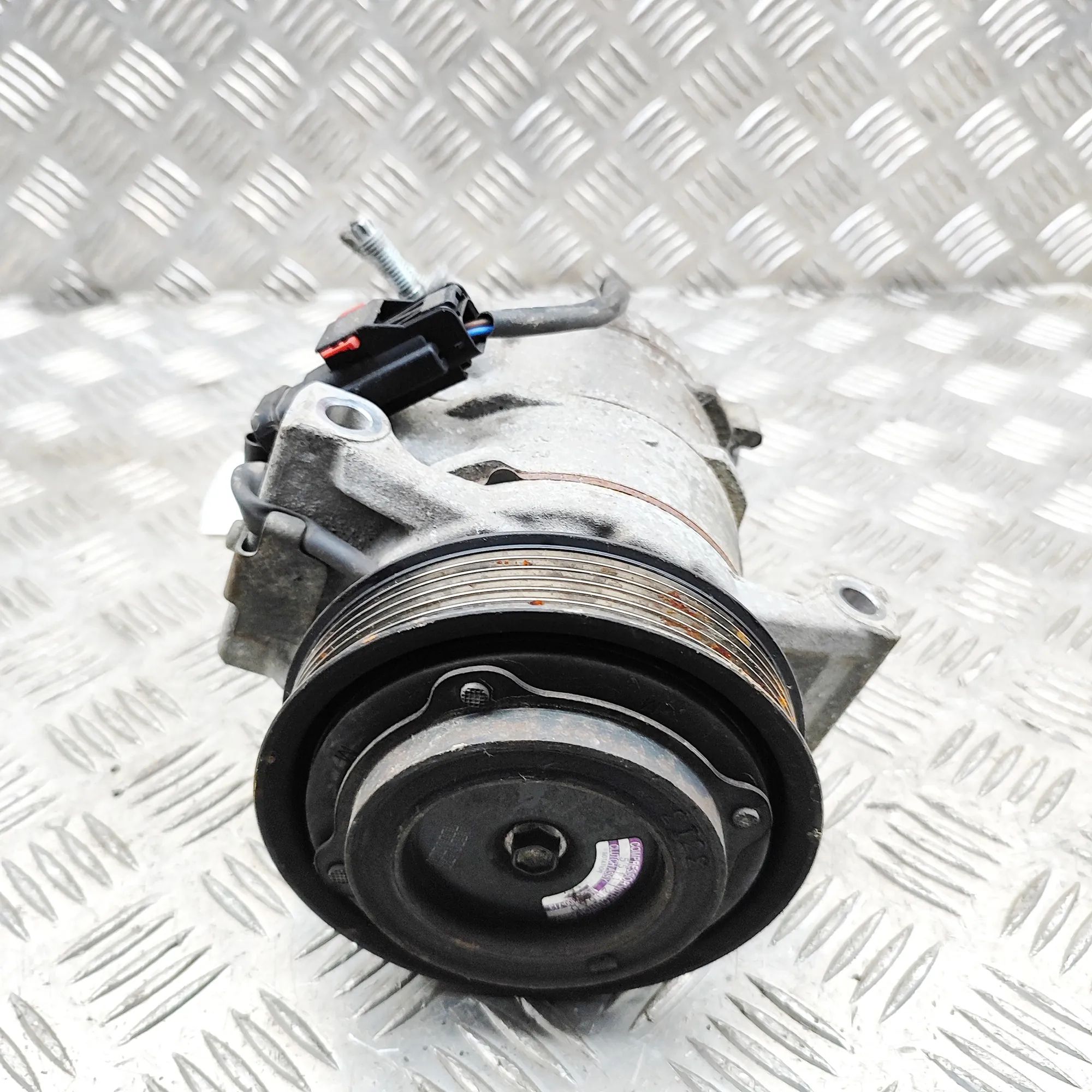 Jeep Compass Air-conditioning compressor Air-conditioning compressor — JEEP COMPASS (MK4...