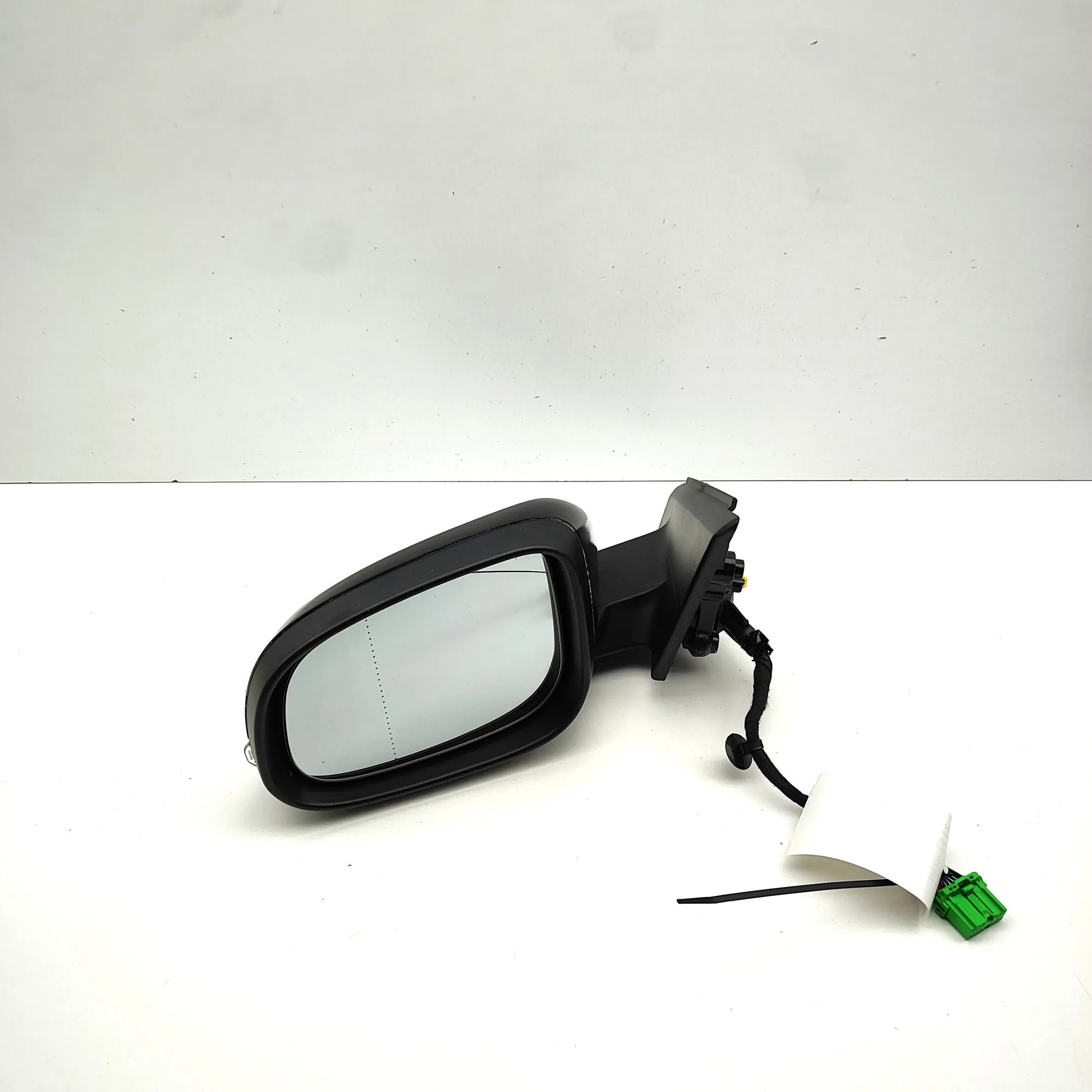 Volvo V40 Left Side Wing Mirror Left Side Wing Mirror — VOLVO V40 (Hatchback) (...