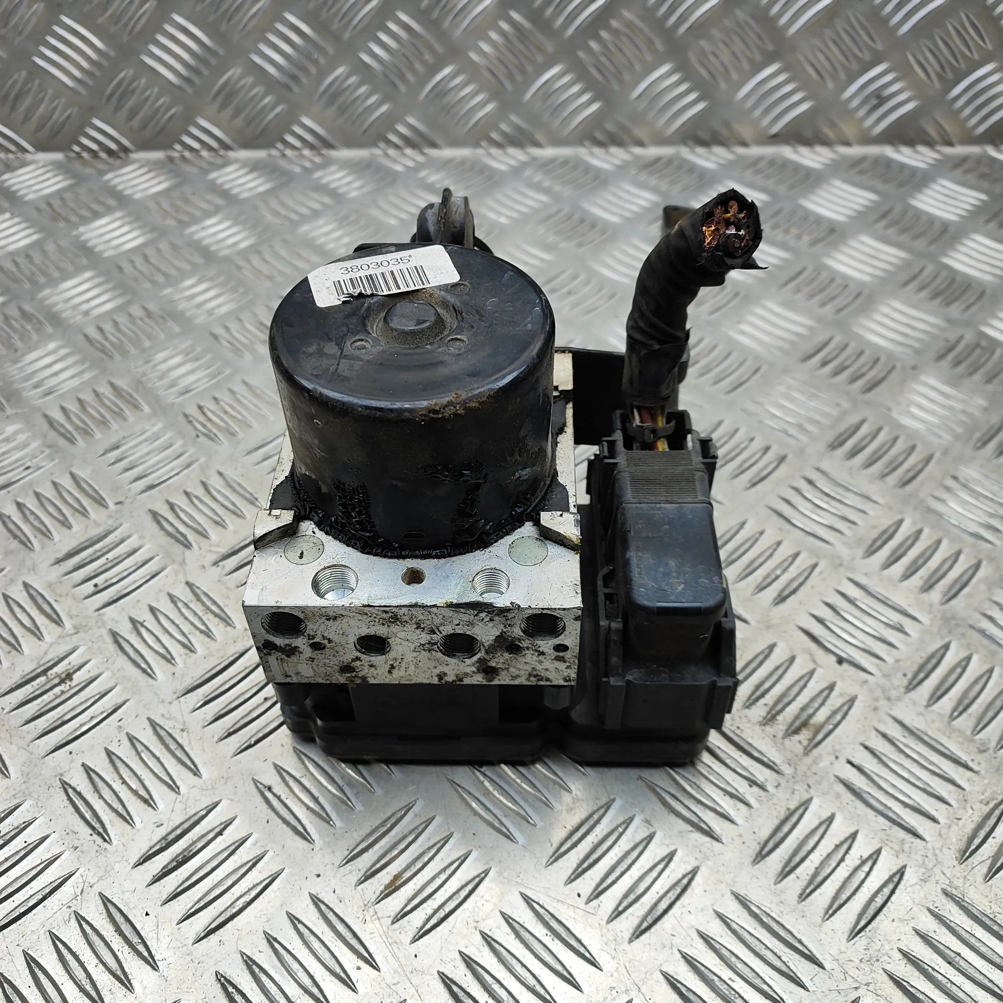 Volvo V40 ABS Hydraulipumppu ABS Pump — VOLVO V40 (Hatchback) (2012-2019) — ...