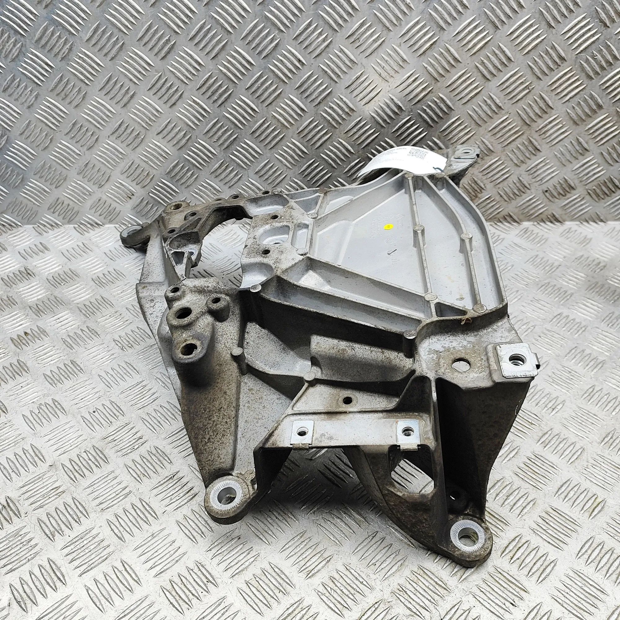 Audi Q5 (FY) Gearbox Support Mount Bracket Gearbox Support Mount Bracket — AUDI Q5 (FY) (2...