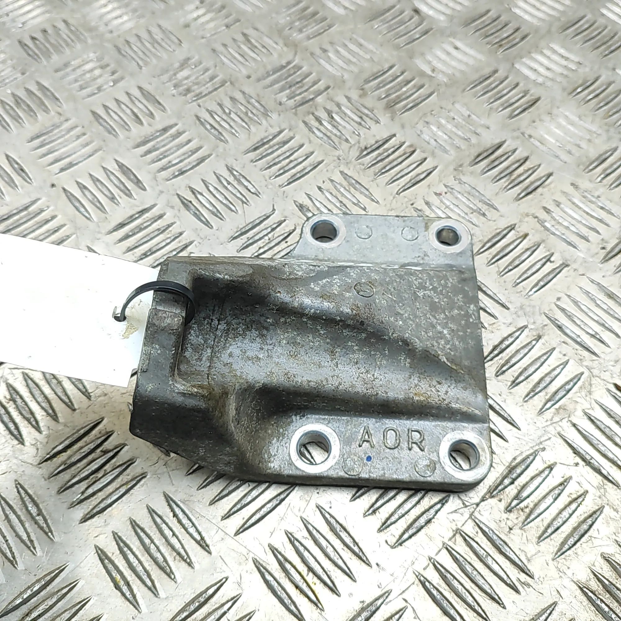 Infiniti Q50 Right Side Engine Bracket Right Side Engine Bracket — INFINITI Q50 (2013-...