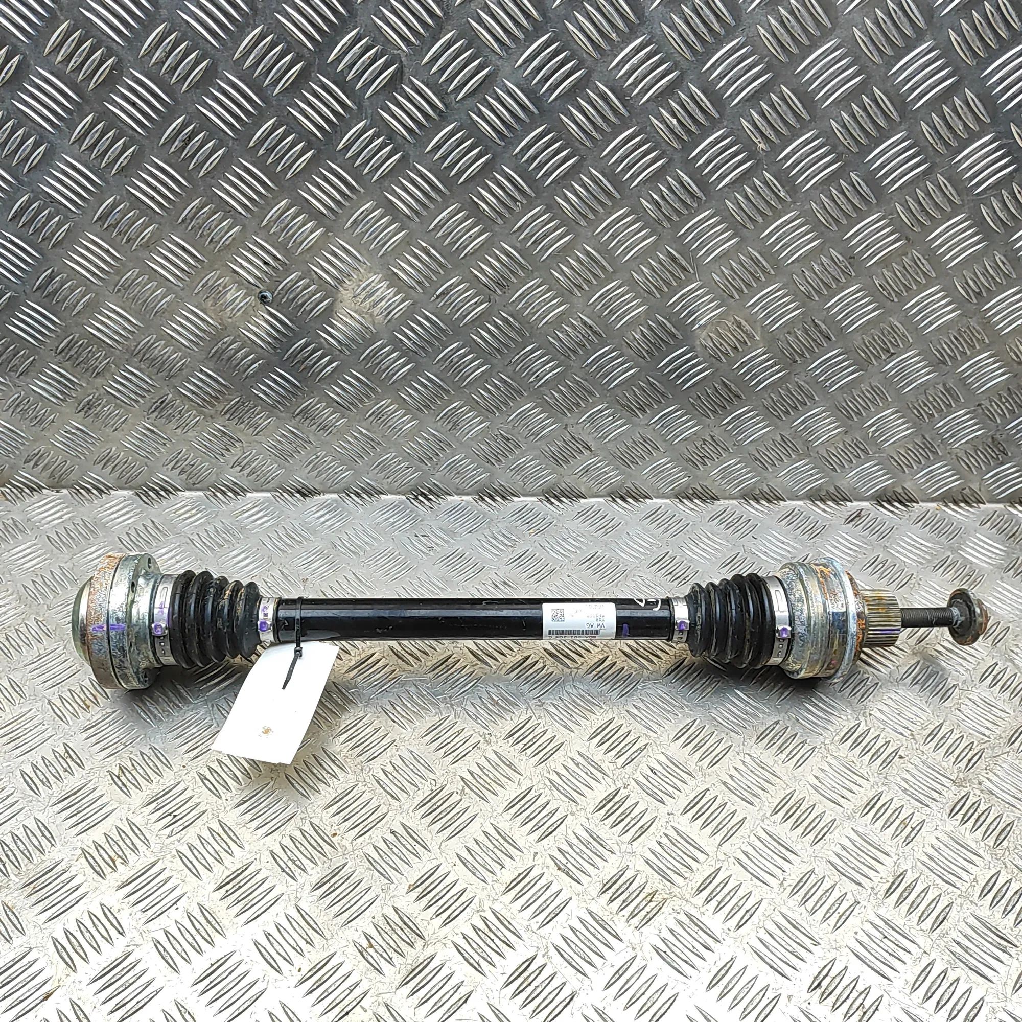 Audi Q5 (FY) Rear Right Driveshaft Rear Right Driveshaft — AUDI Q5 (FY) (2016-...)...