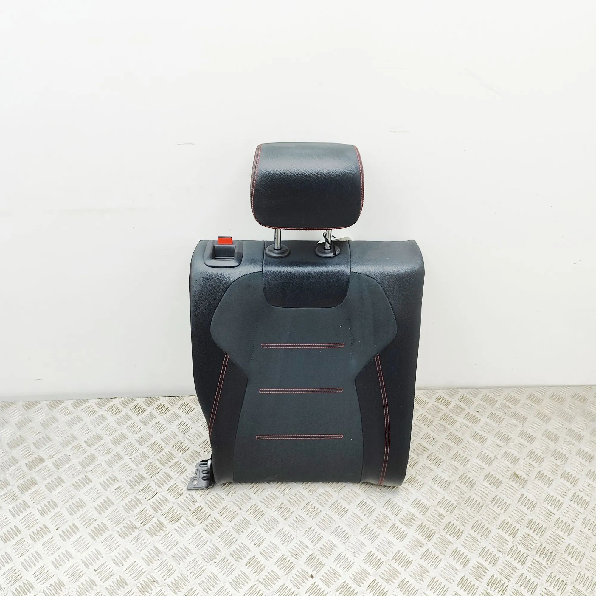 Mercedes-Benz GLA / EQA (H247) Rear seat Rear seat — MERCEDES BENZ GLA (H247) (2020-...)...
