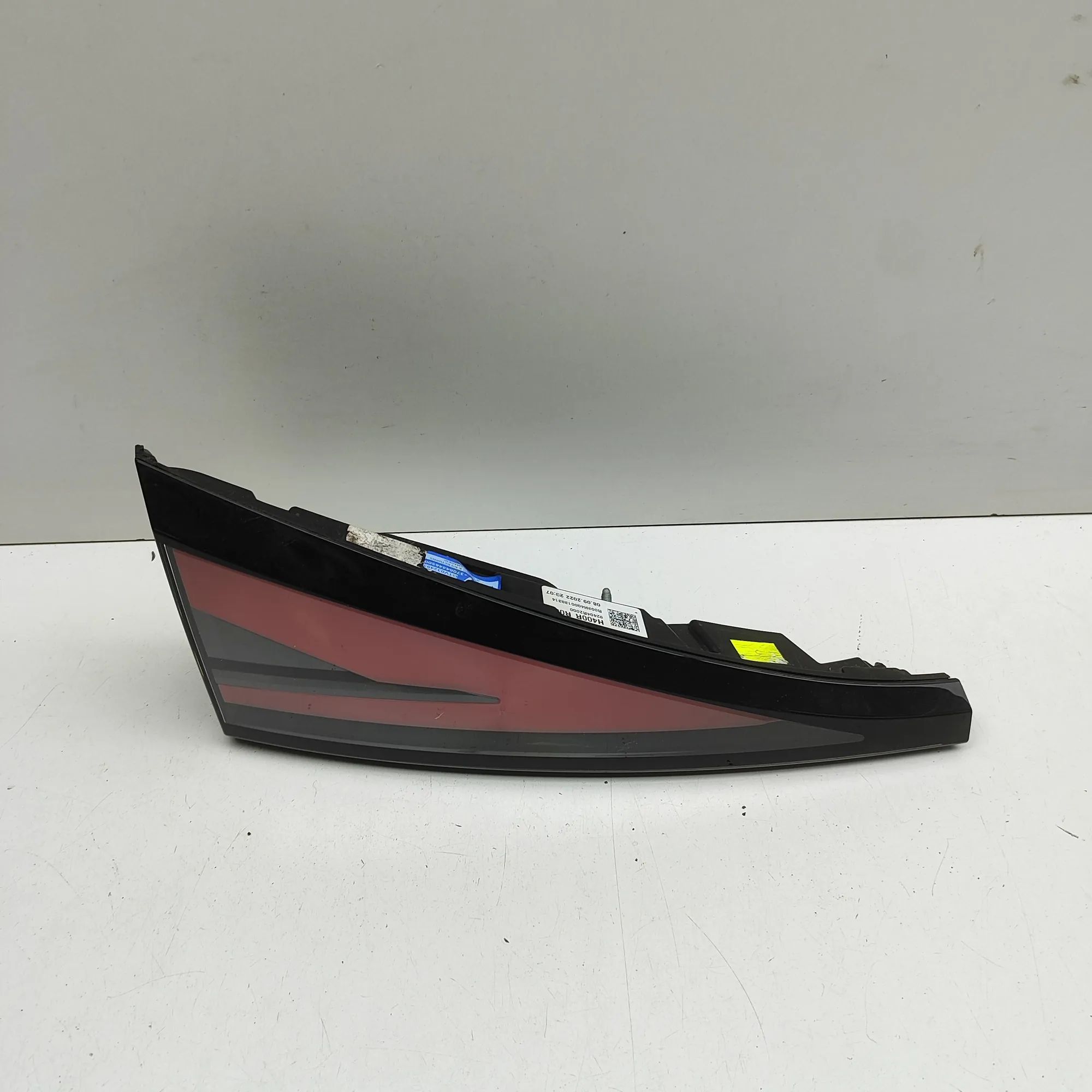 Kia Sportage Right Side Tailgate Tail Light Right Side Tailgate Tail Light — KIA SPORTAGE (...
