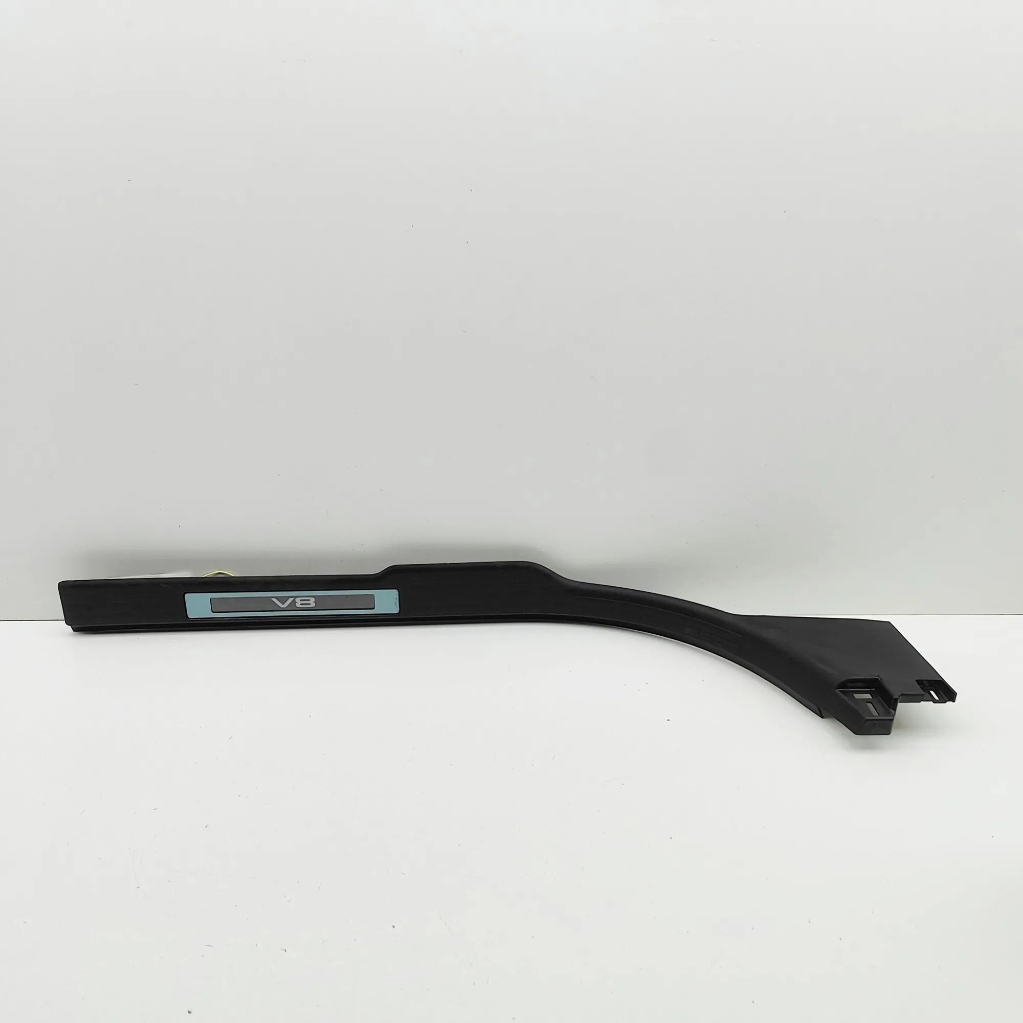 Land Rover Defender Interior sill trim — front left Interior sill trim — front left — LAND ROVER DE...