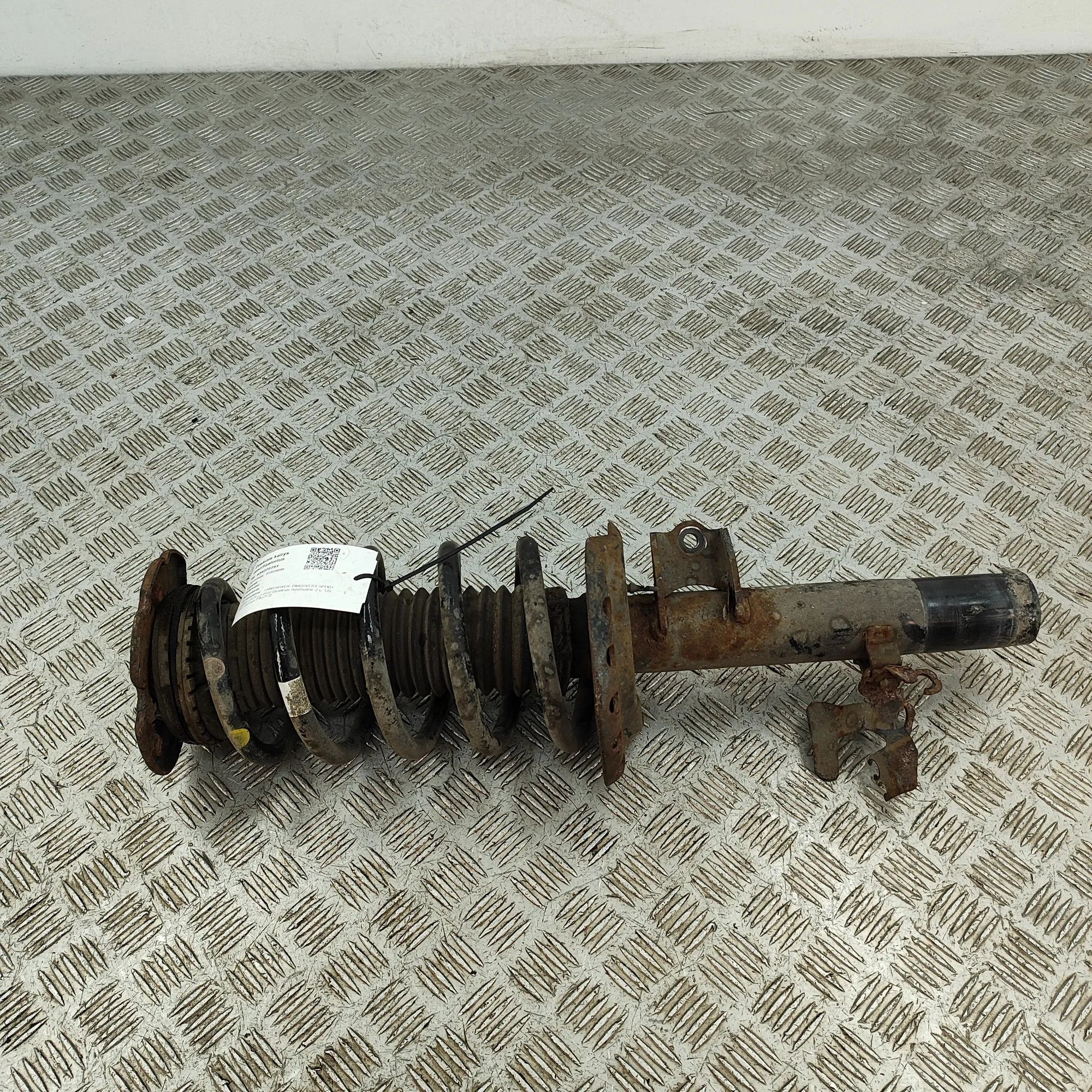Land Rover Discovery Sport Shock absorber — front left Shock absorber — front left — LAND ROVER DISCOV...