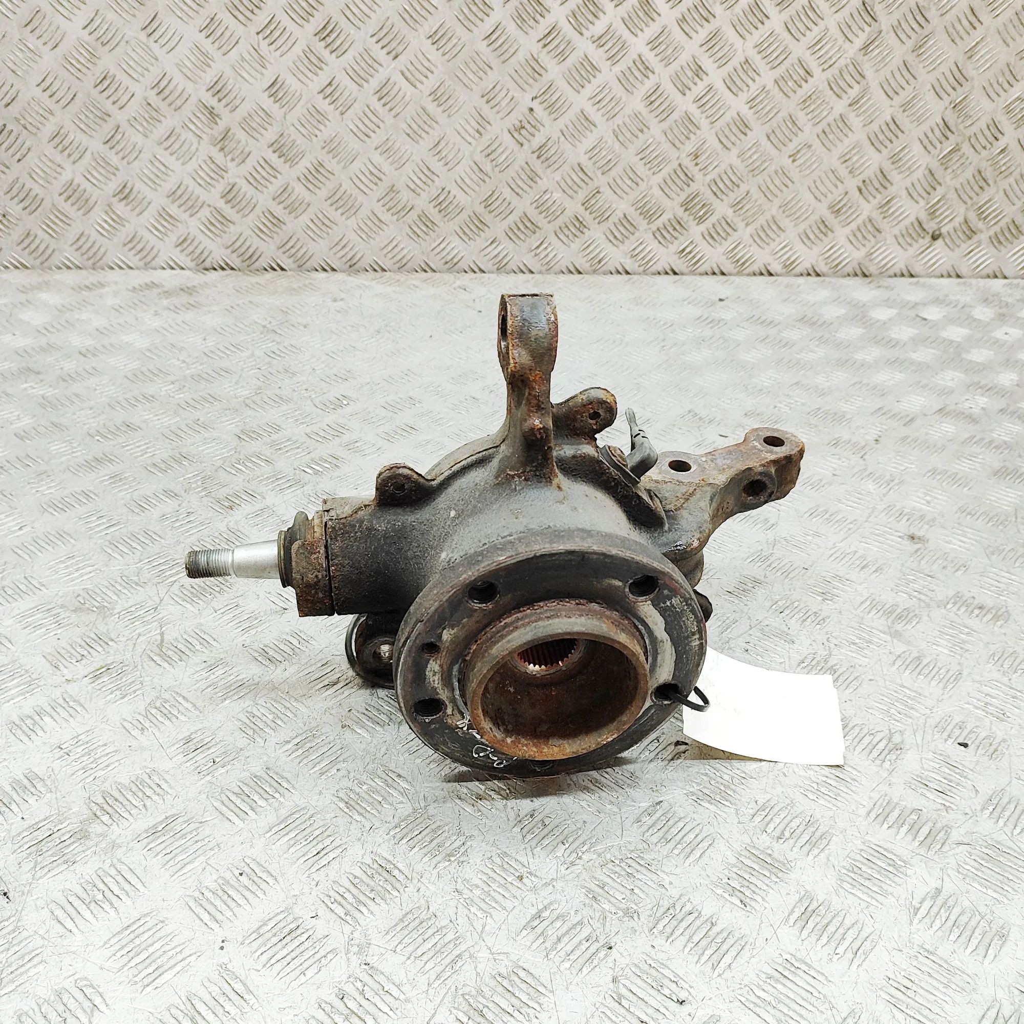 Nissan NV400 / Interstar Front Right Wheel Hub Front Right Wheel Hub — NISSAN NV400 (Van) (201...