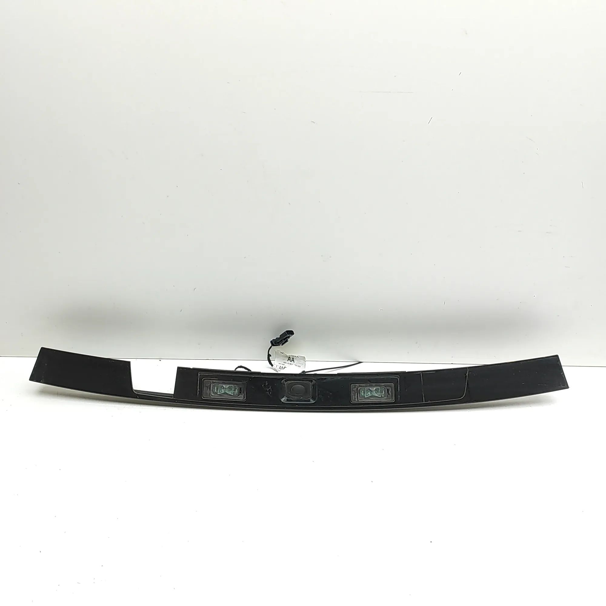Land Rover Discovery Sport Trim Number Plate Light Trim Number Plate Light — LAND ROVER DISCOVERY ...