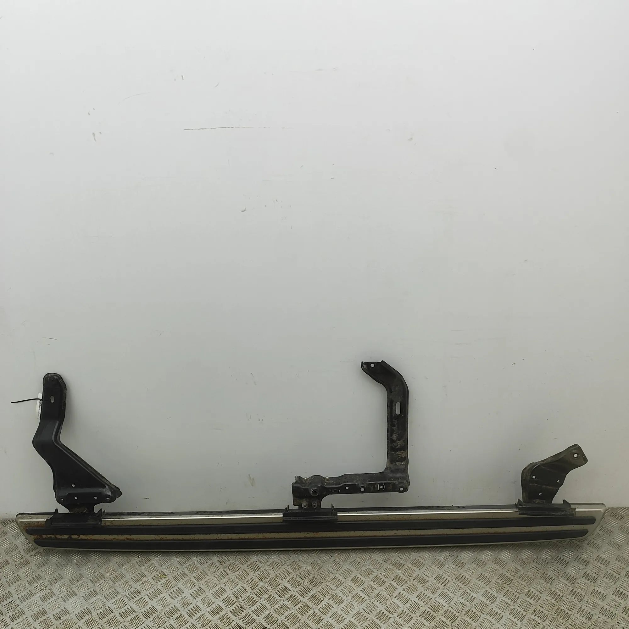 Audi Q5 (8R) Right Side Metallic Sideskirt Cover Right Side Metallic Sideskirt Cover — AUDI Q5 (...