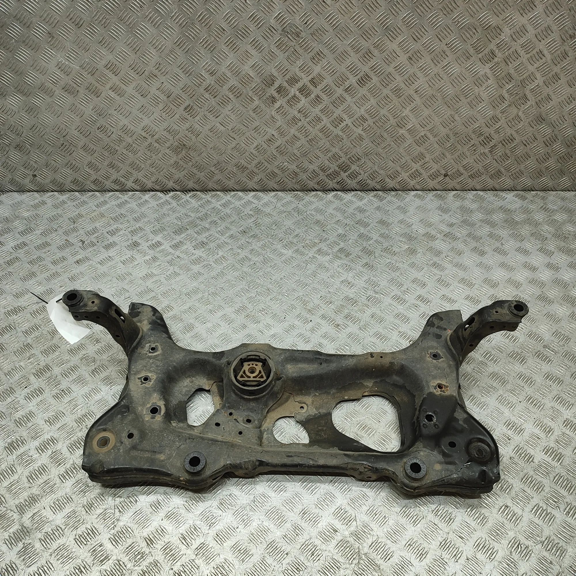 Volkswagen Caddy V Front subframe