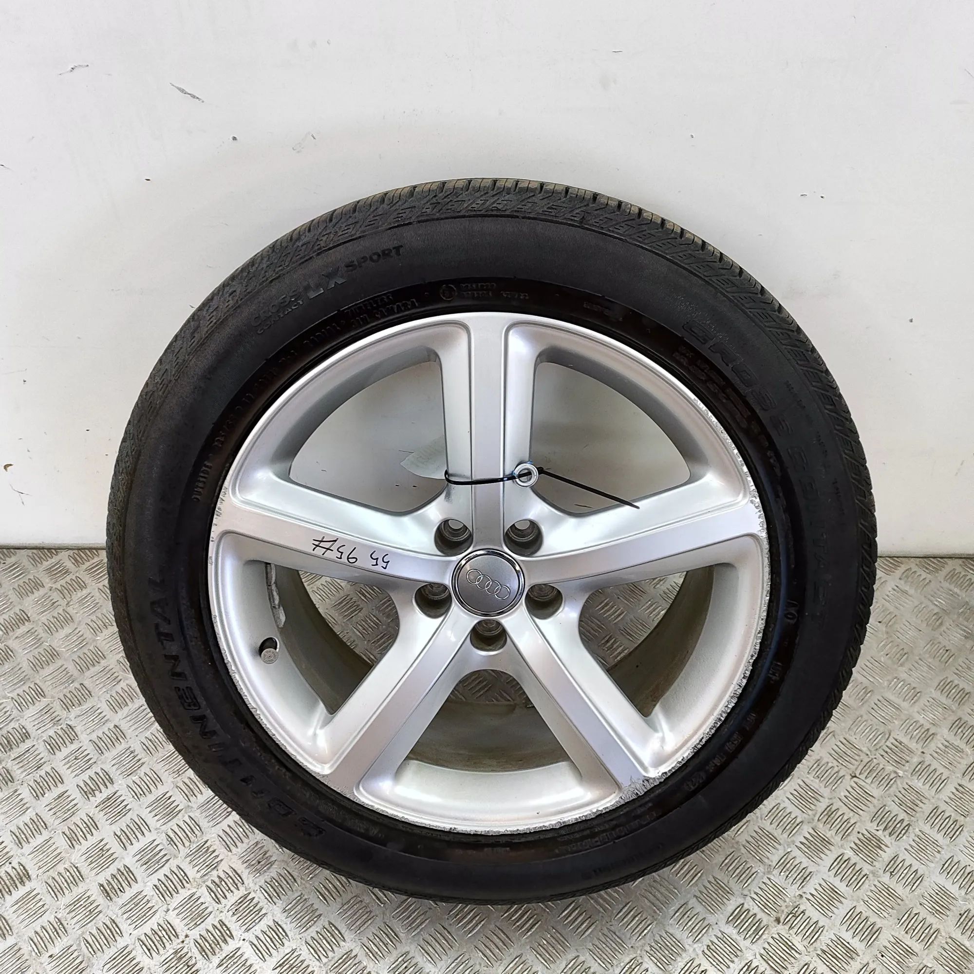 Audi Q5 (8R) Alloy Wheel Alloy wheel — AUDI Q5 (8R) (2008-2017) — 8R0601...