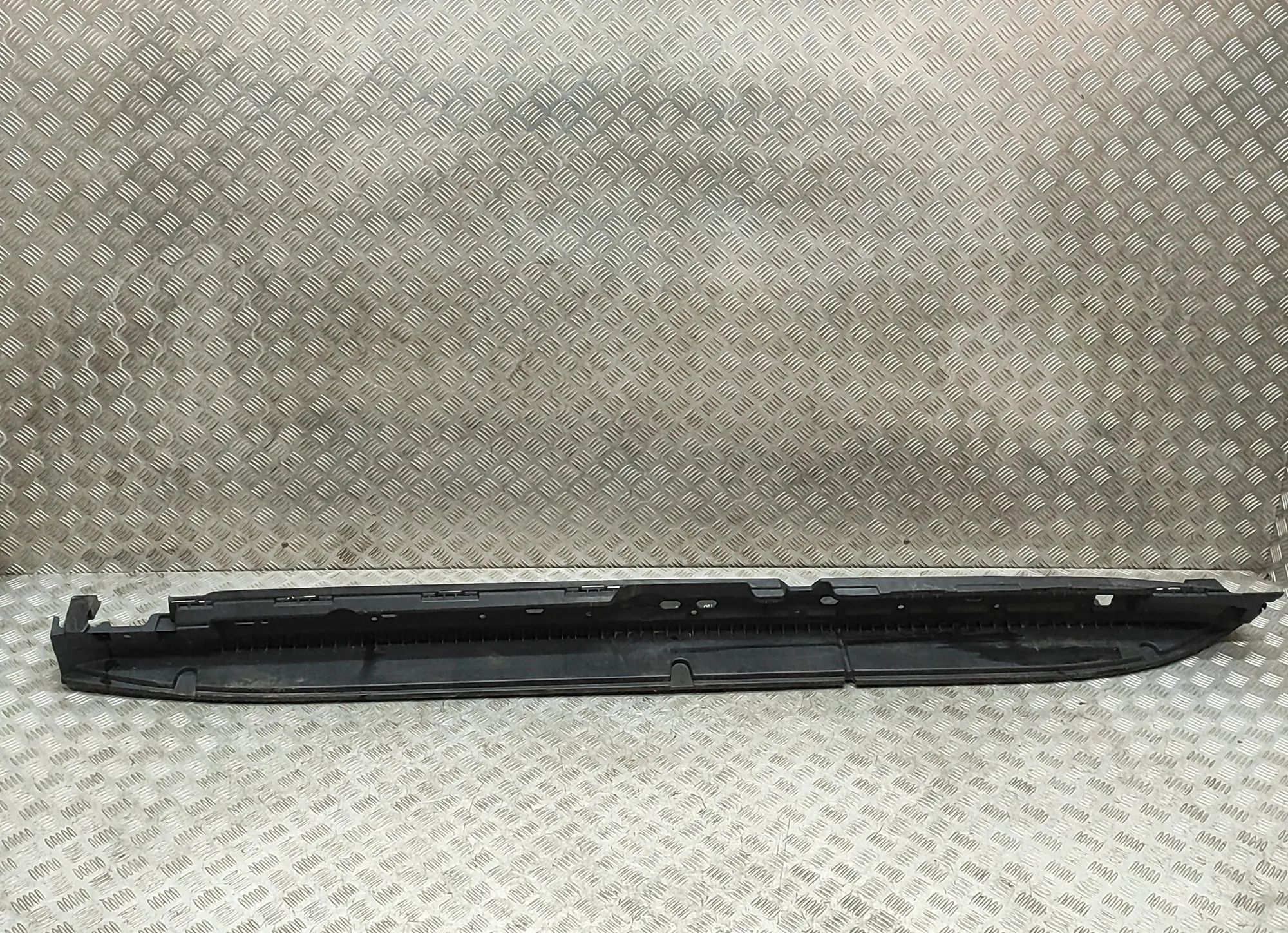 Mercedes-Benz GL / GLS (X166) Side skirt bracket Side skirt bracket — MERCEDES BENZ GLS (X166) (...