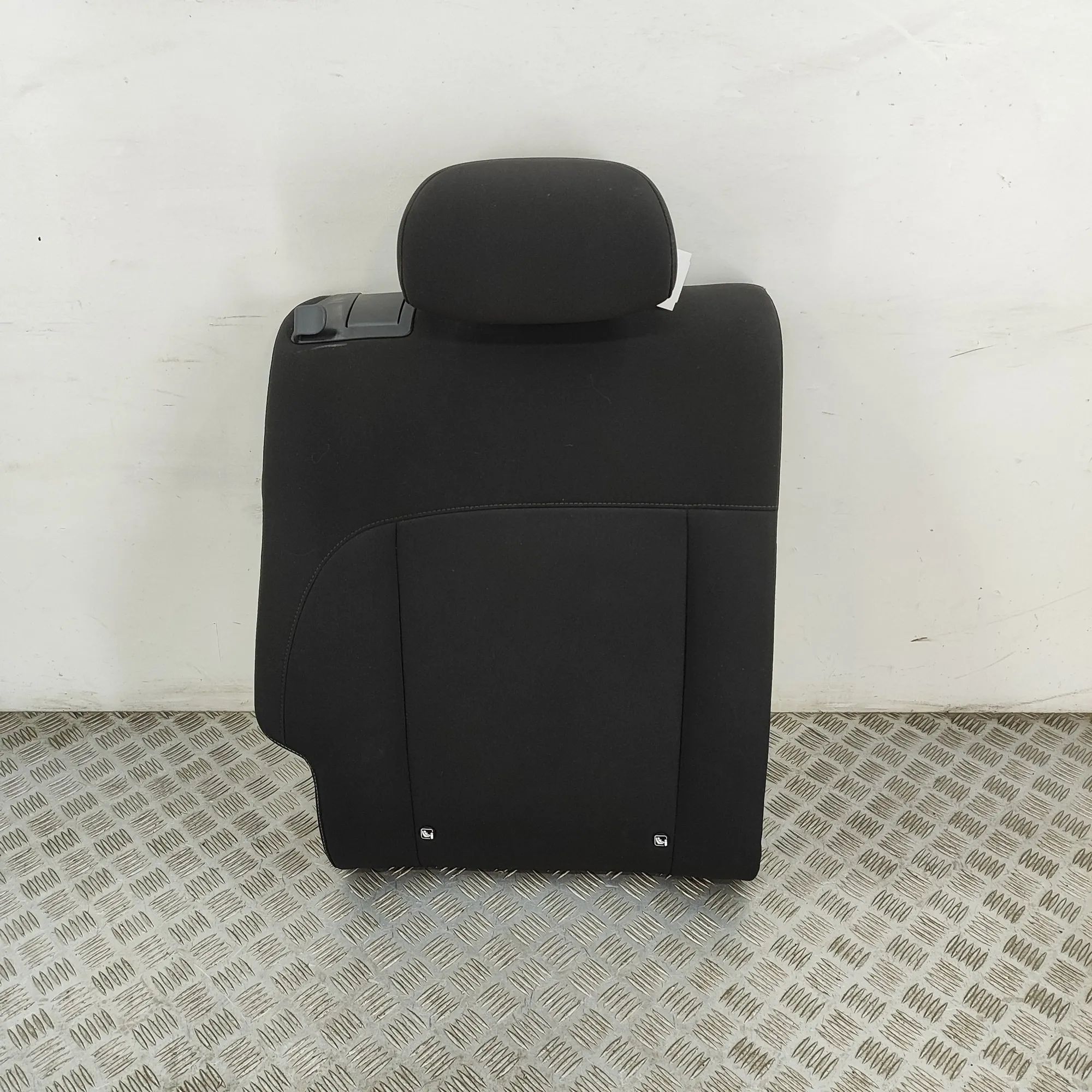 Hyundai Kona Rear seat Rear seat — HYUNDAI KONA (SX2) (2023-...) — 894...