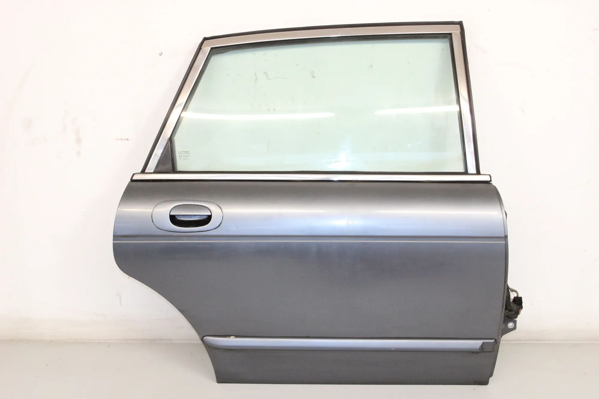 Jaguar XJ (X300) Door — rear right Door — rear right — JAGUAR XJ (X300, X330) (199...