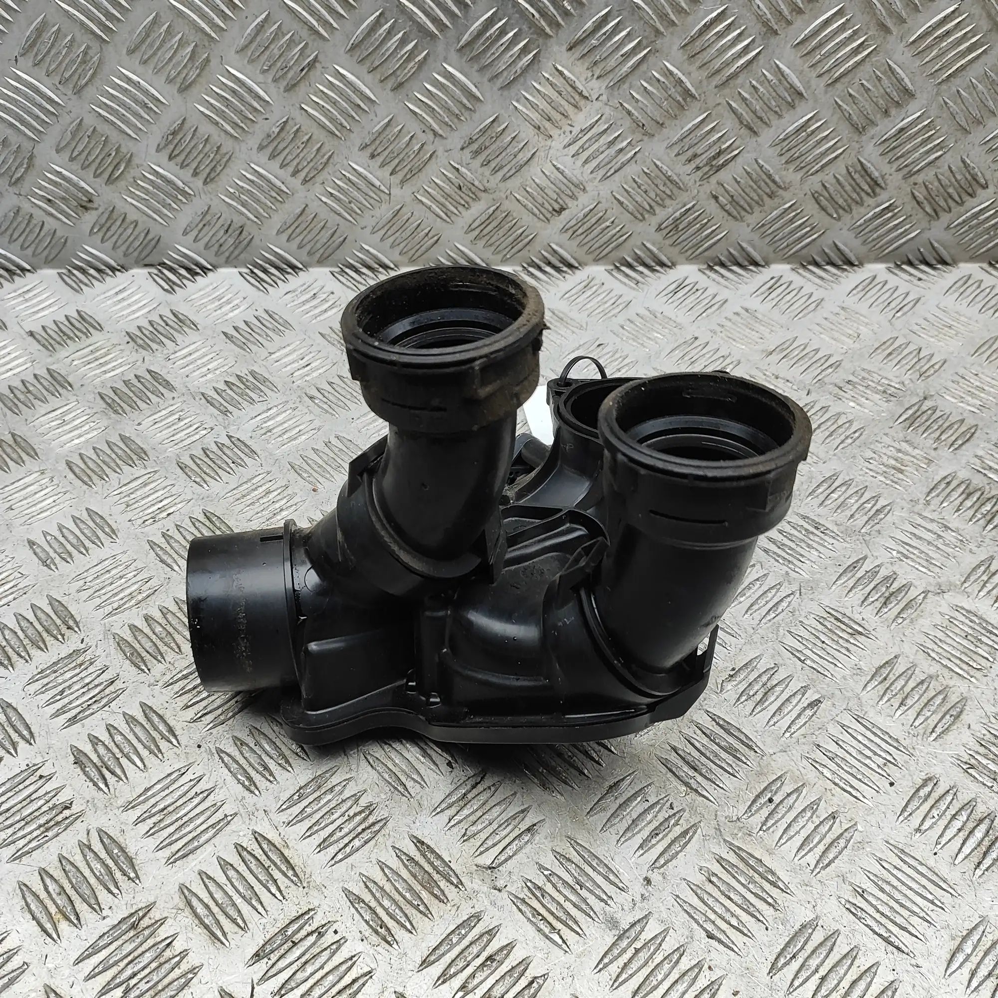Volvo V60 Air Intake Tube Air Intake Tube — VOLVO V60 (II 225, 227) (2018...