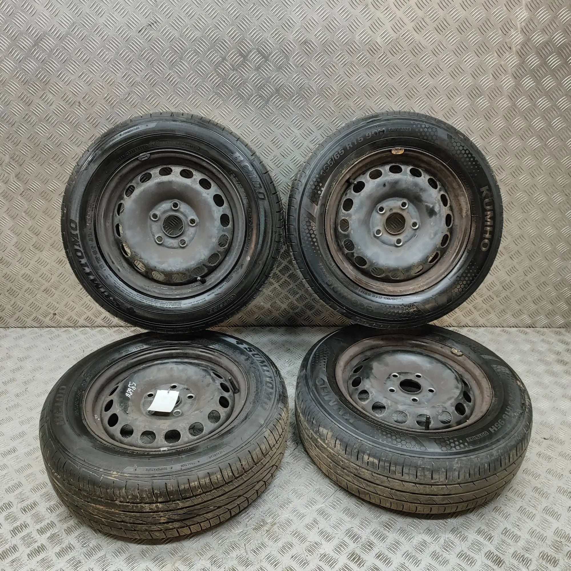 Volkswagen Caddy (2K) Alloy Wheel Set