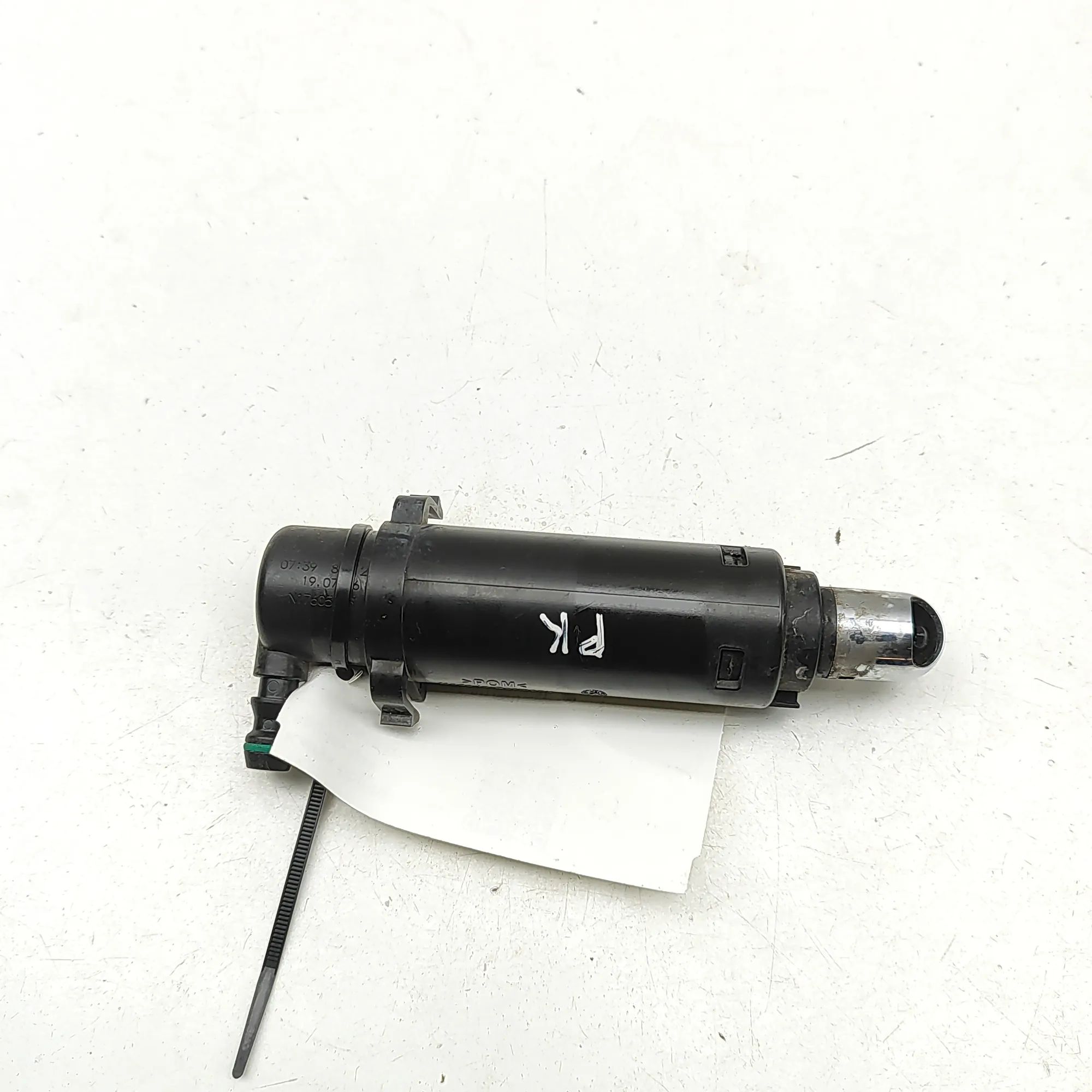 Porsche 911 (991) Headlight washer pump — left Headlight washer pump — left — PORSCHE 911 (991...
