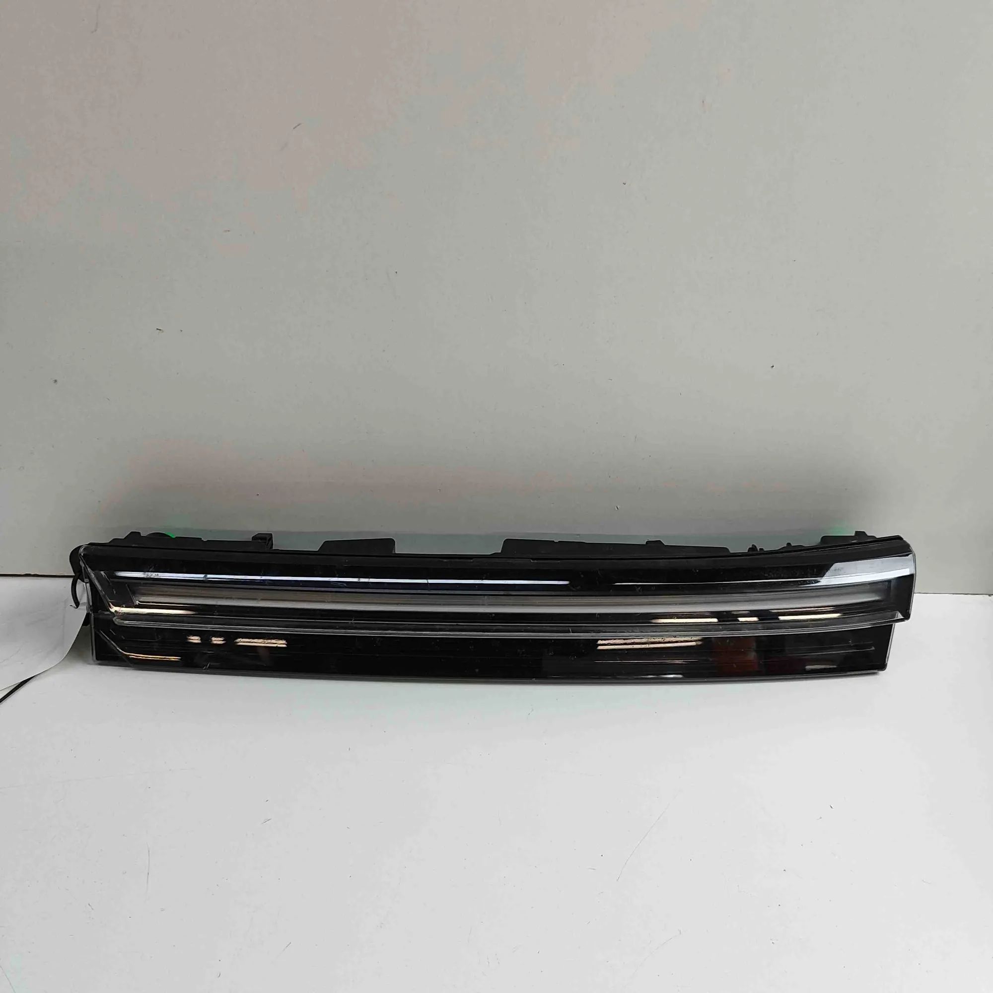 Volkswagen Tayron Front Left Additional Light Front Left Additional Light — VW TAYRON (R41) (...