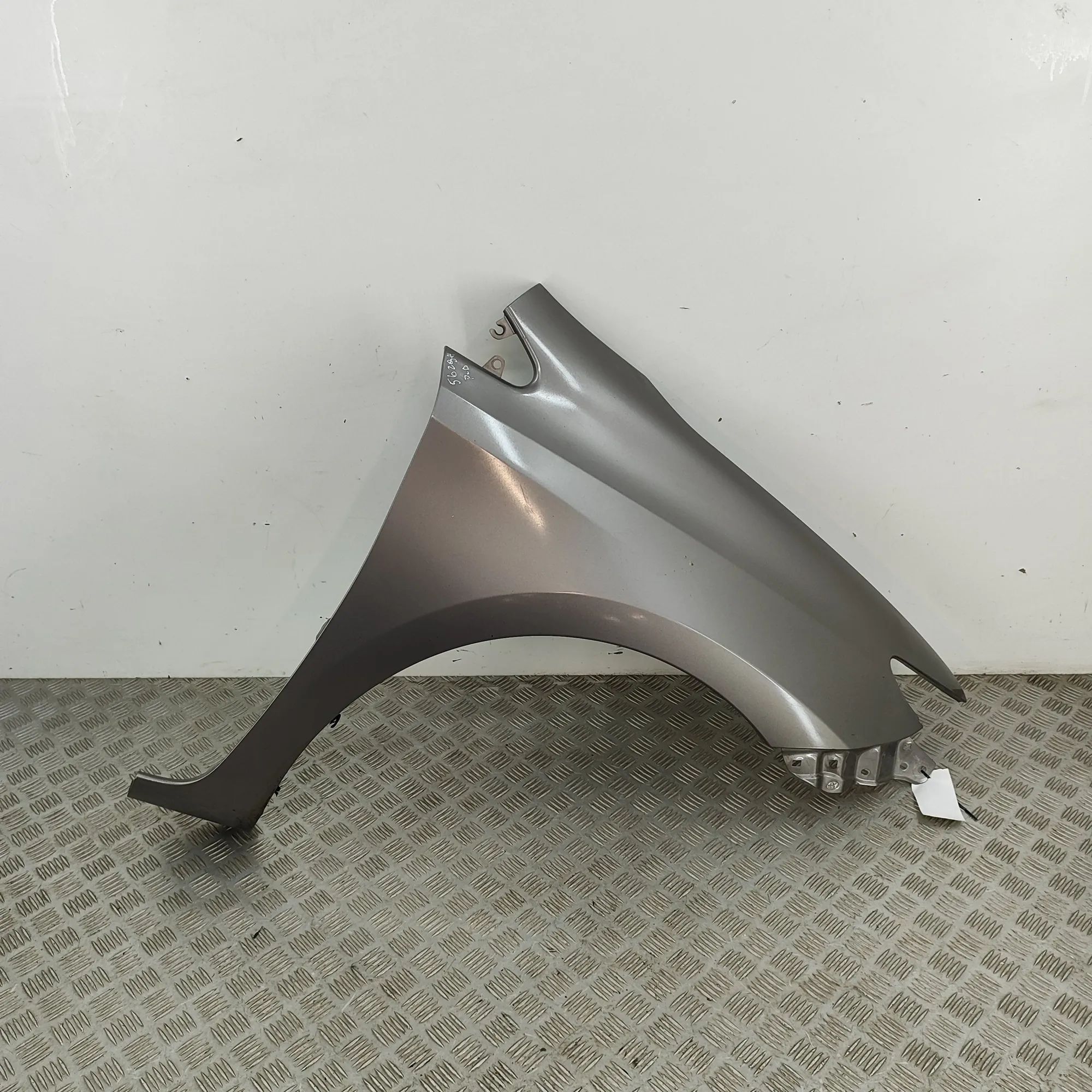 Toyota Auris Front Right Fender Front Right Fender — TOYOTA AURIS (_E18_) (2012...