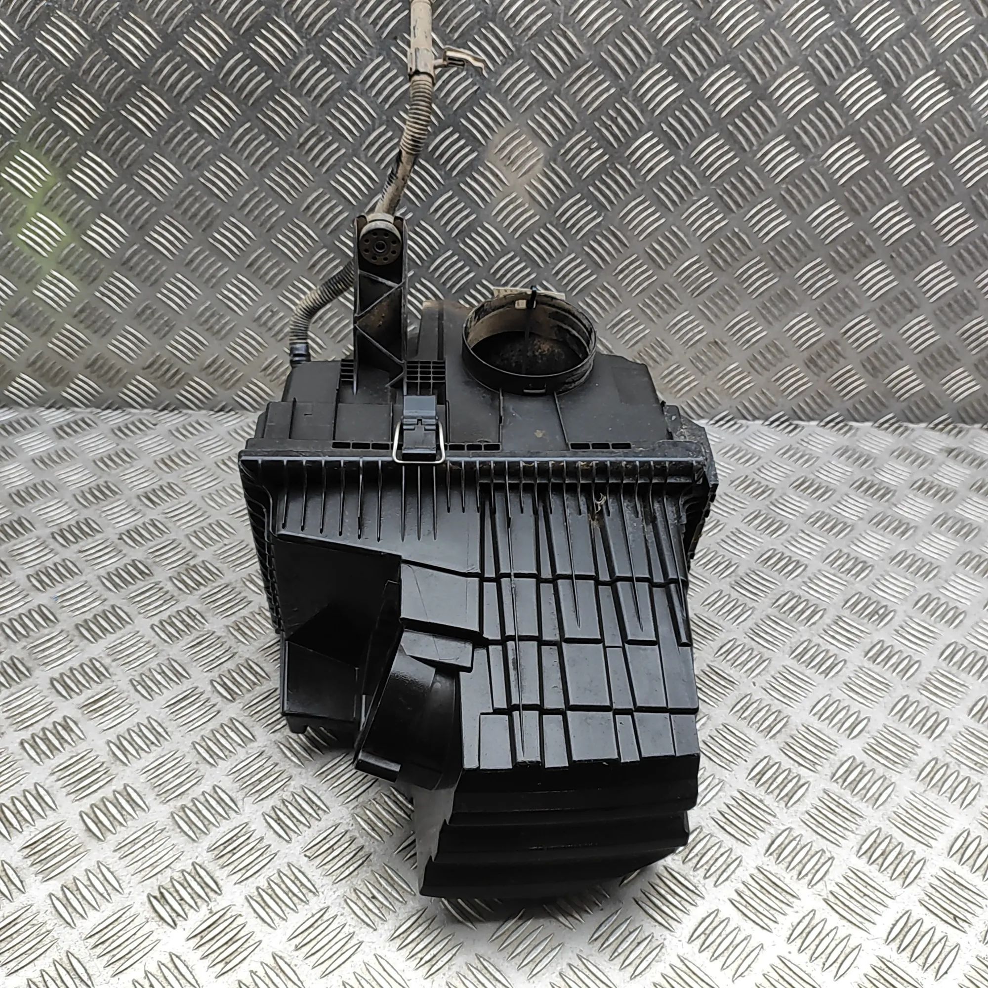 Volkswagen Transporter (T6, Caravelle, Multivan) Воздухоочиститель  Air Filter Box — VW TRANSPORTER (VI T6 Van SGA,...