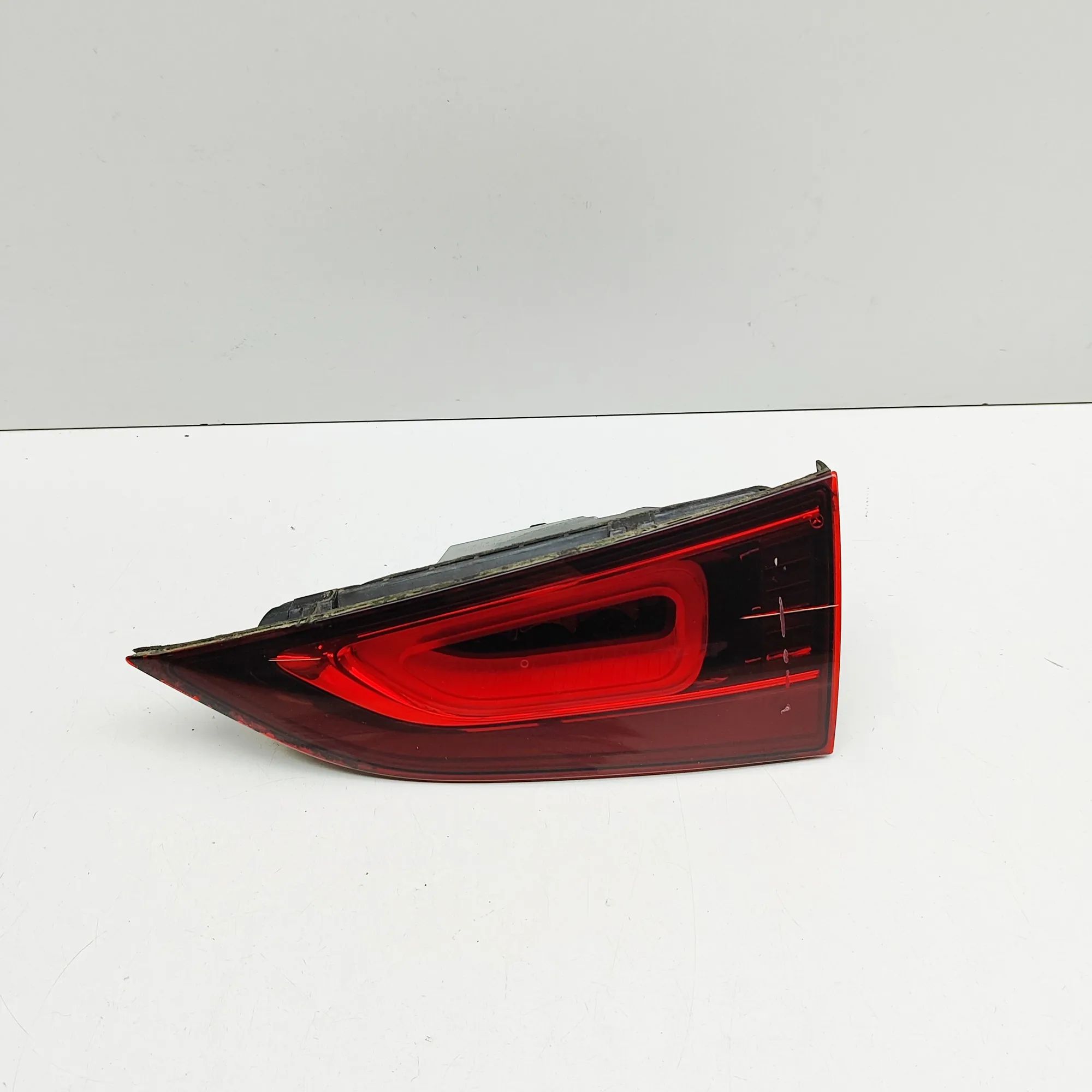 Mercedes-Benz GLA (X156) Right Side Tailgate Tail Light Right Side Tailgate Tail Light — MERCEDES BENZ ...