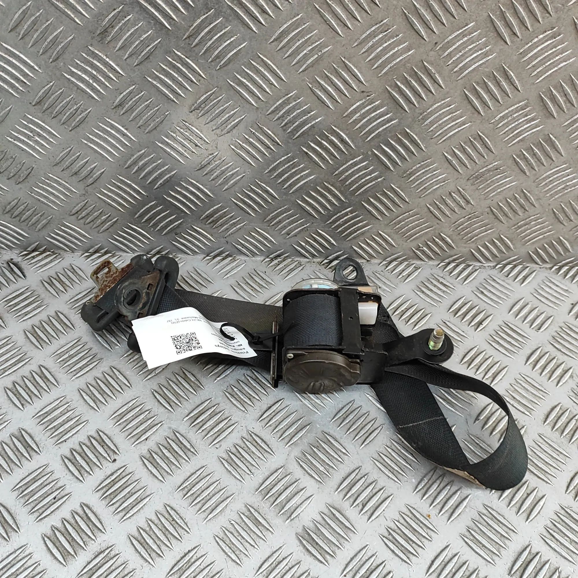 Nissan 300ZX Front Right Seatbelt Front Right Seatbelt — NISSAN 300 (ZX Cabrio Z3...