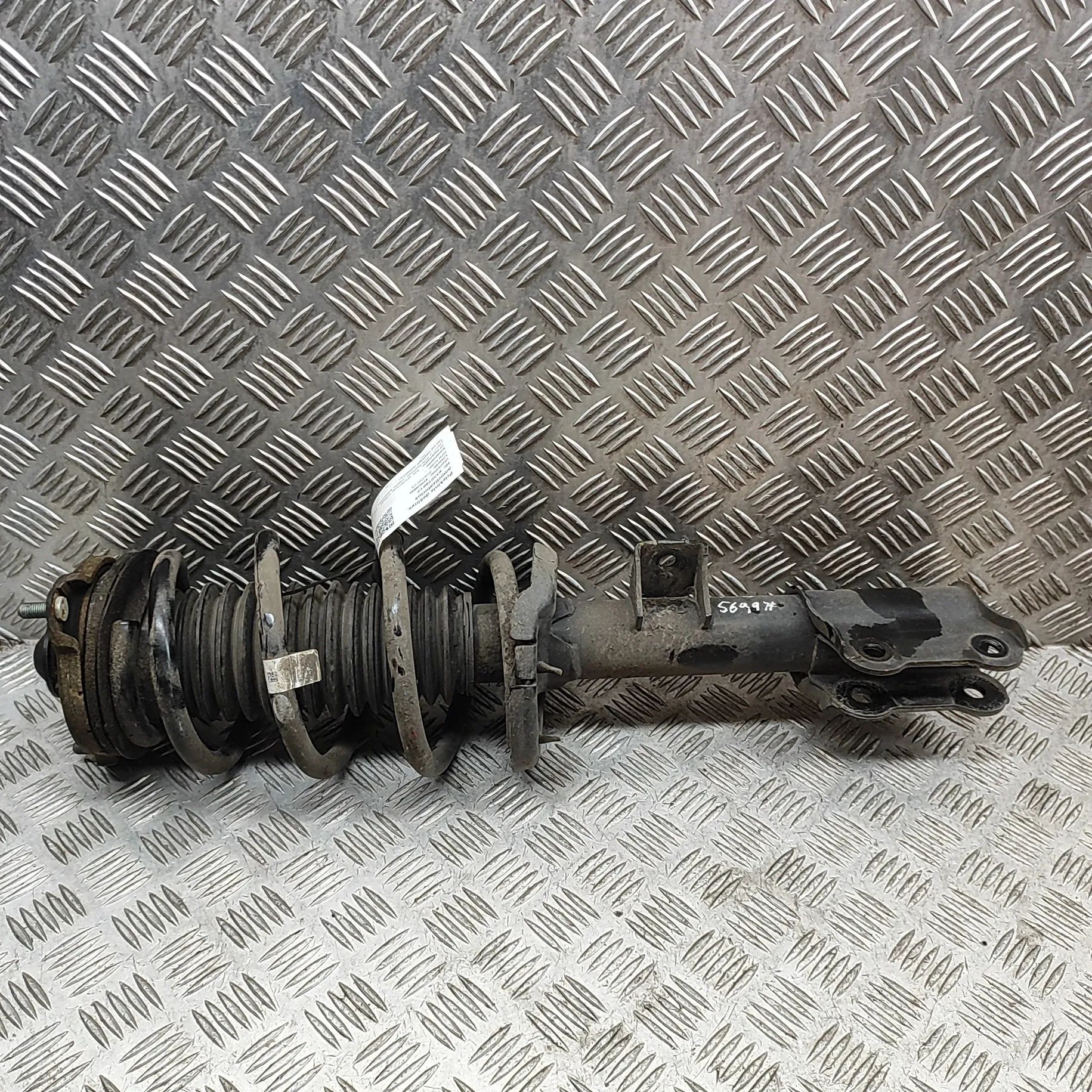 Kia Sportage Shock absorber — front right Shock absorber — front right — KIA SPORTAGE (V ...