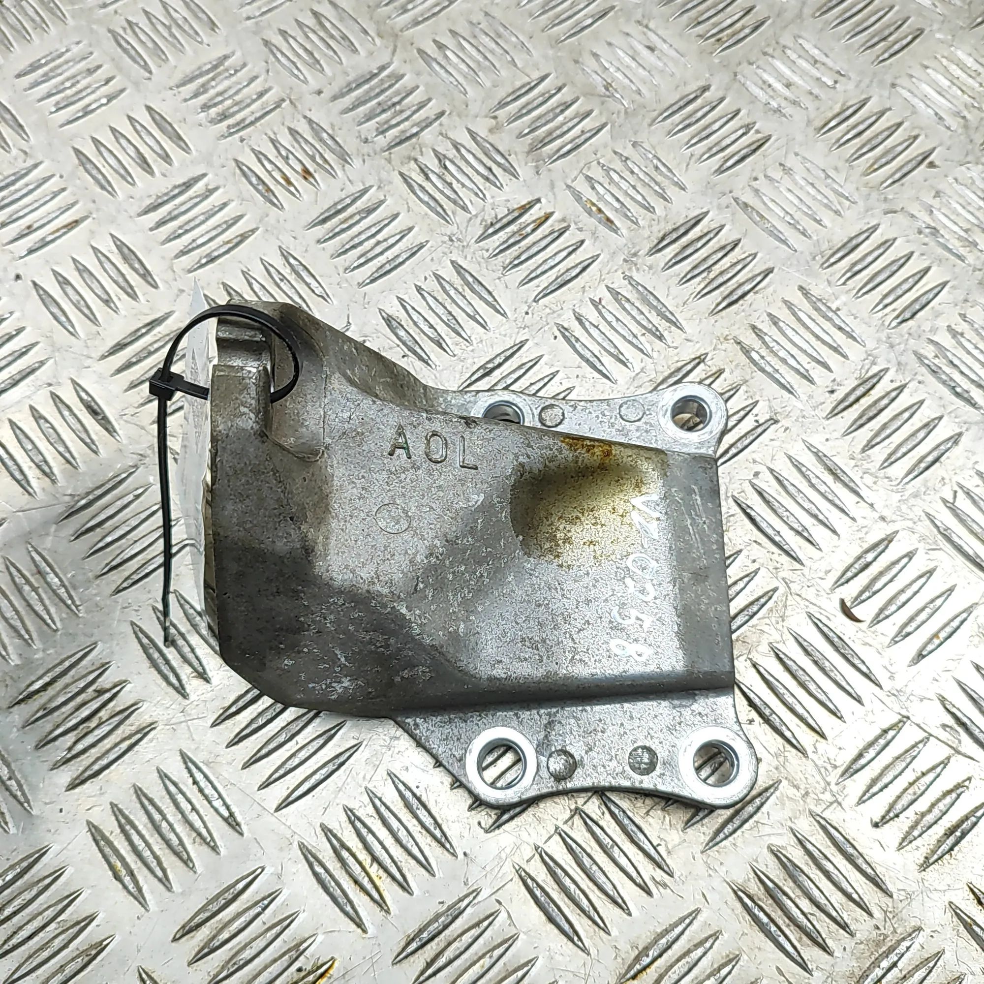 Infiniti Q50 Left Side Engine Bracket