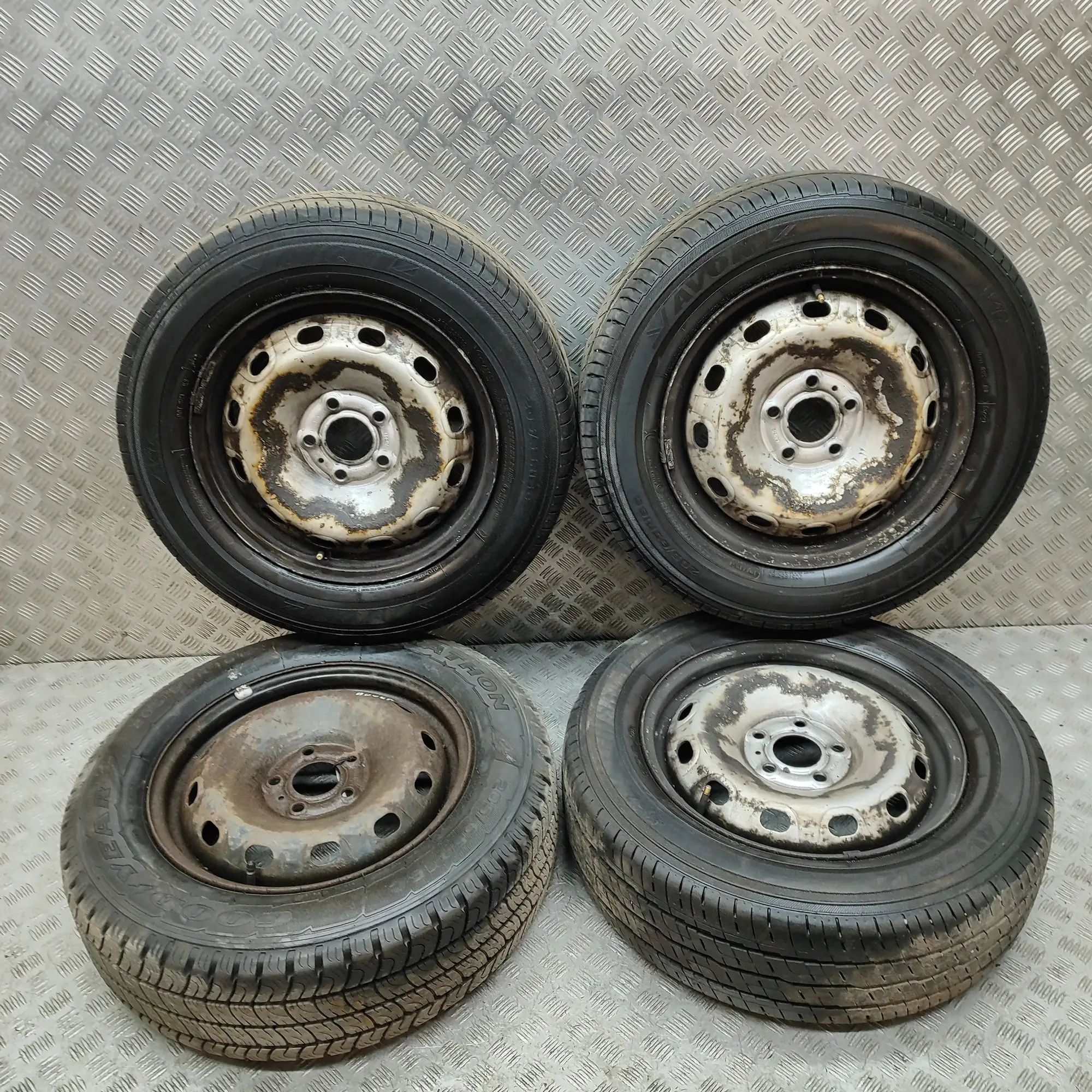 Opel Vivaro (B) Alloy Wheel Set Alloy wheel set — OPEL VIVARO (Van) (2014-...) ...