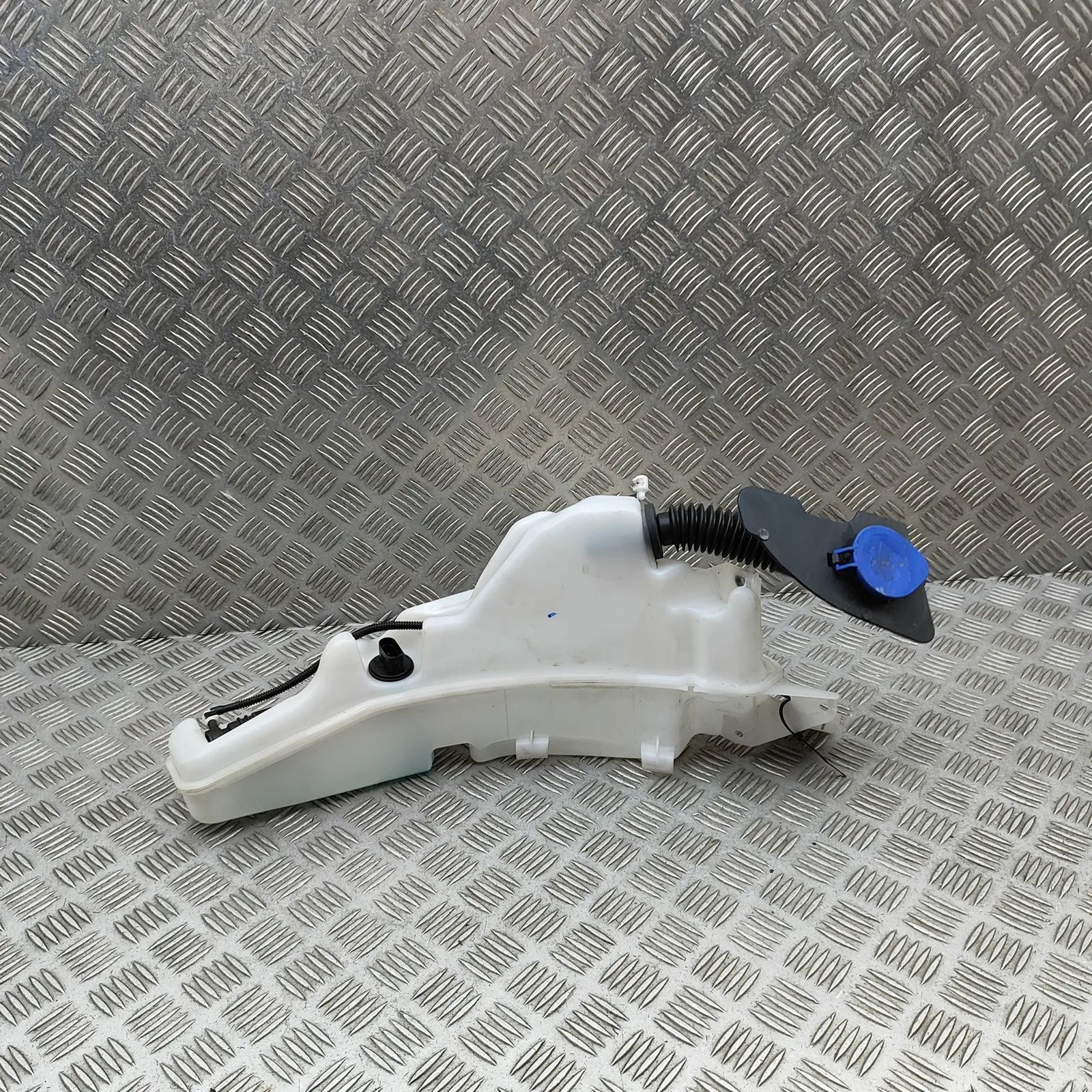 Porsche 911 (991) Window Washer Tank Window Washer Tank — PORSCHE 911 (991) (2011-20...