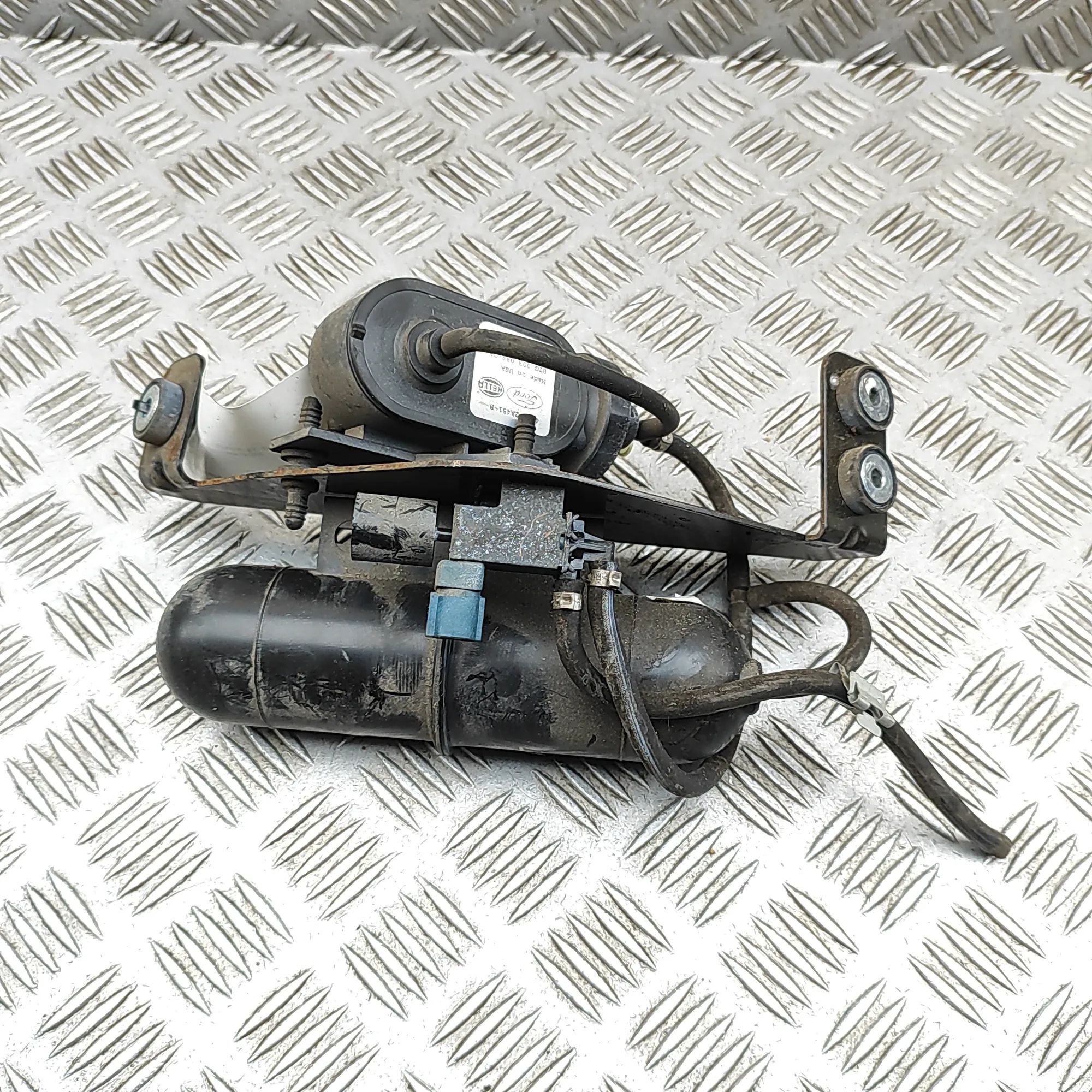 Jaguar XK Vacuum pump
