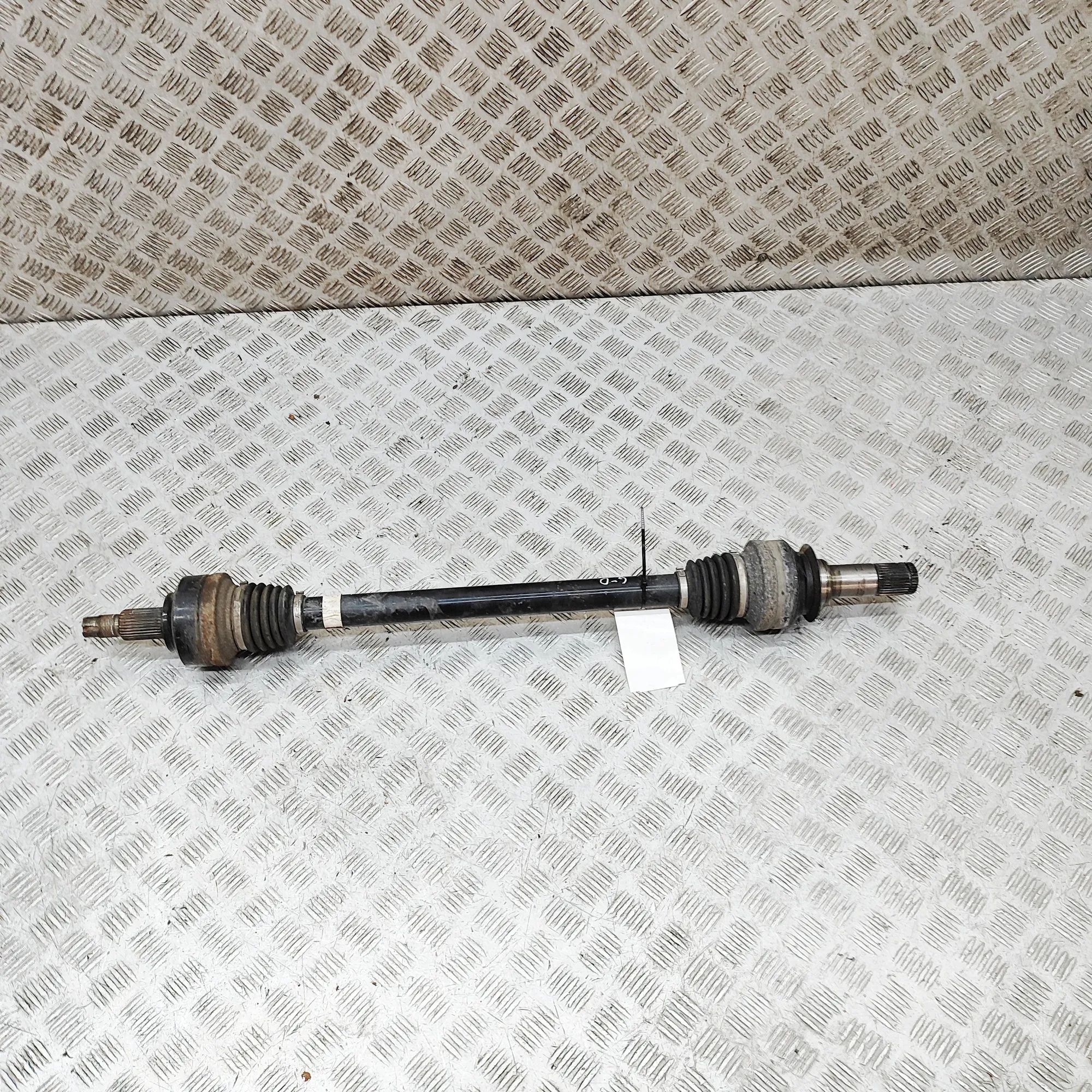 Alfa-Romeo Stelvio Rear Right Driveshaft Rear Right Driveshaft — ALFA ROMEO STELVIO (949...