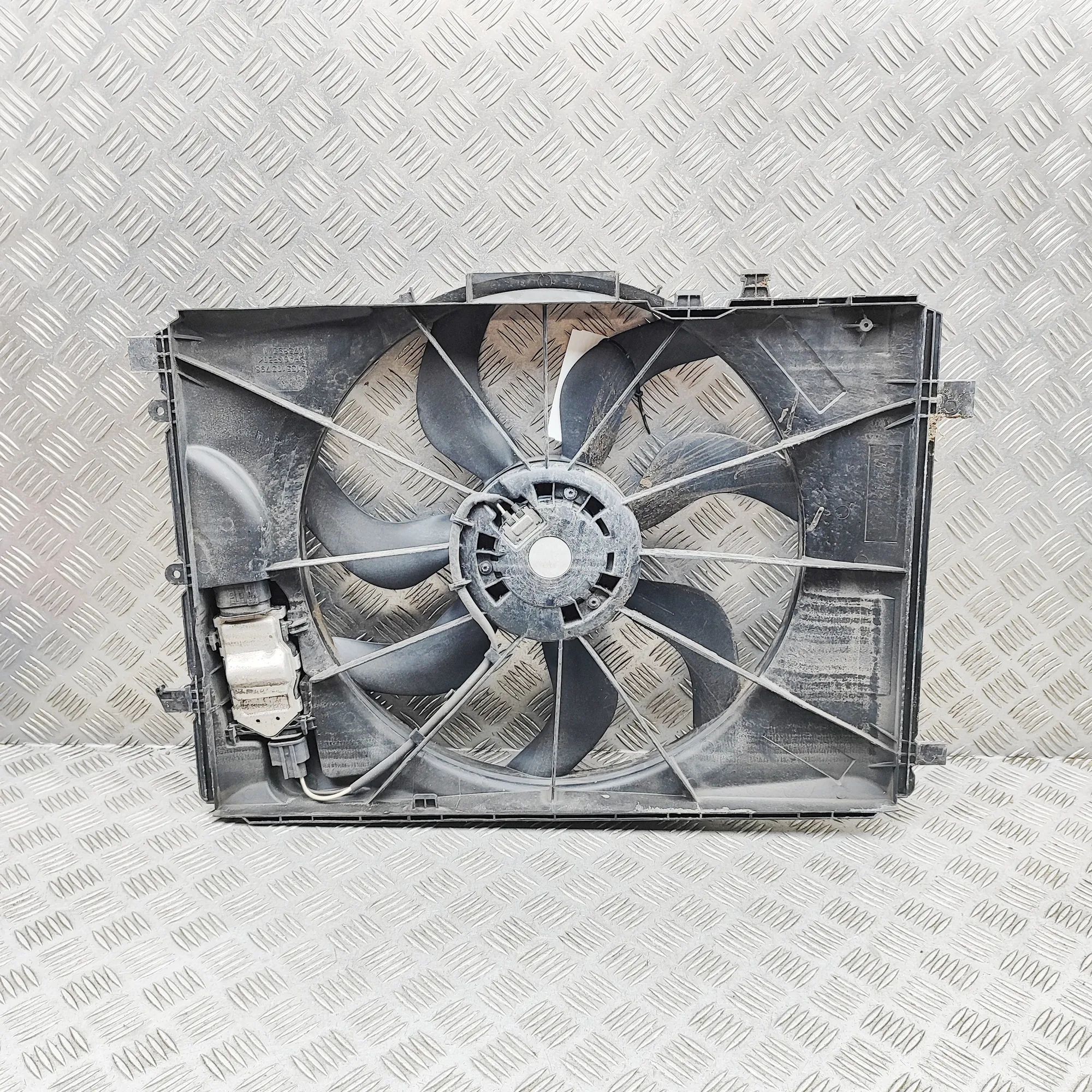 Mercedes-Benz GLA (X156) Engine Cooling Fan Shroud Engine Cooling Fan Shroud — MERCEDES BENZ GLA (...