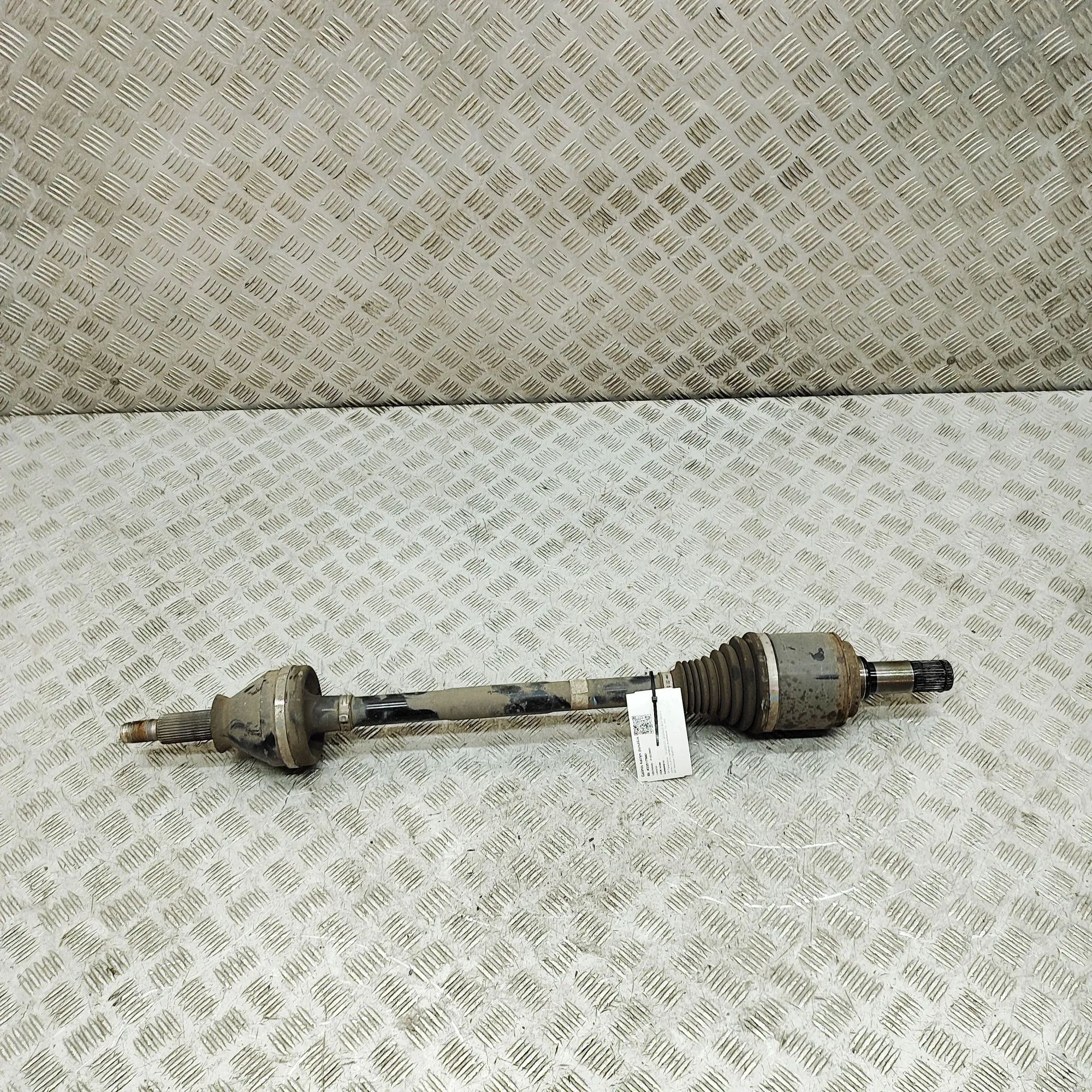 Maserati Levante Rear Left Driveshaft Rear Left Driveshaft — MASERATI LEVANTE (SUV M1...