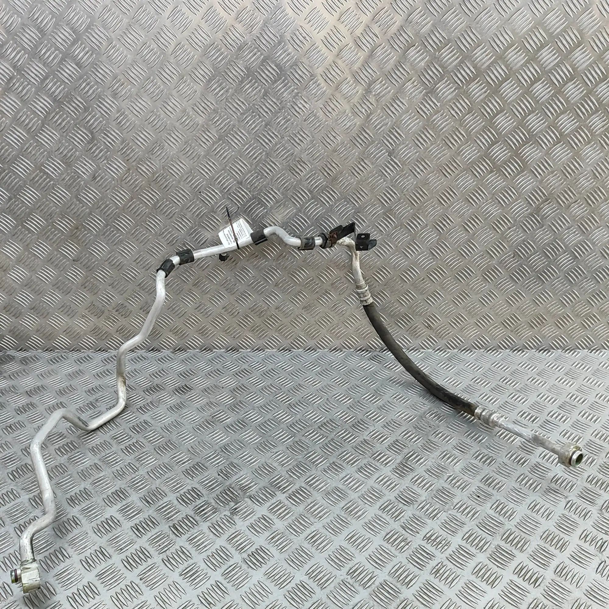 Volkswagen Caddy (2K) A/C Air Con Hose Pipe