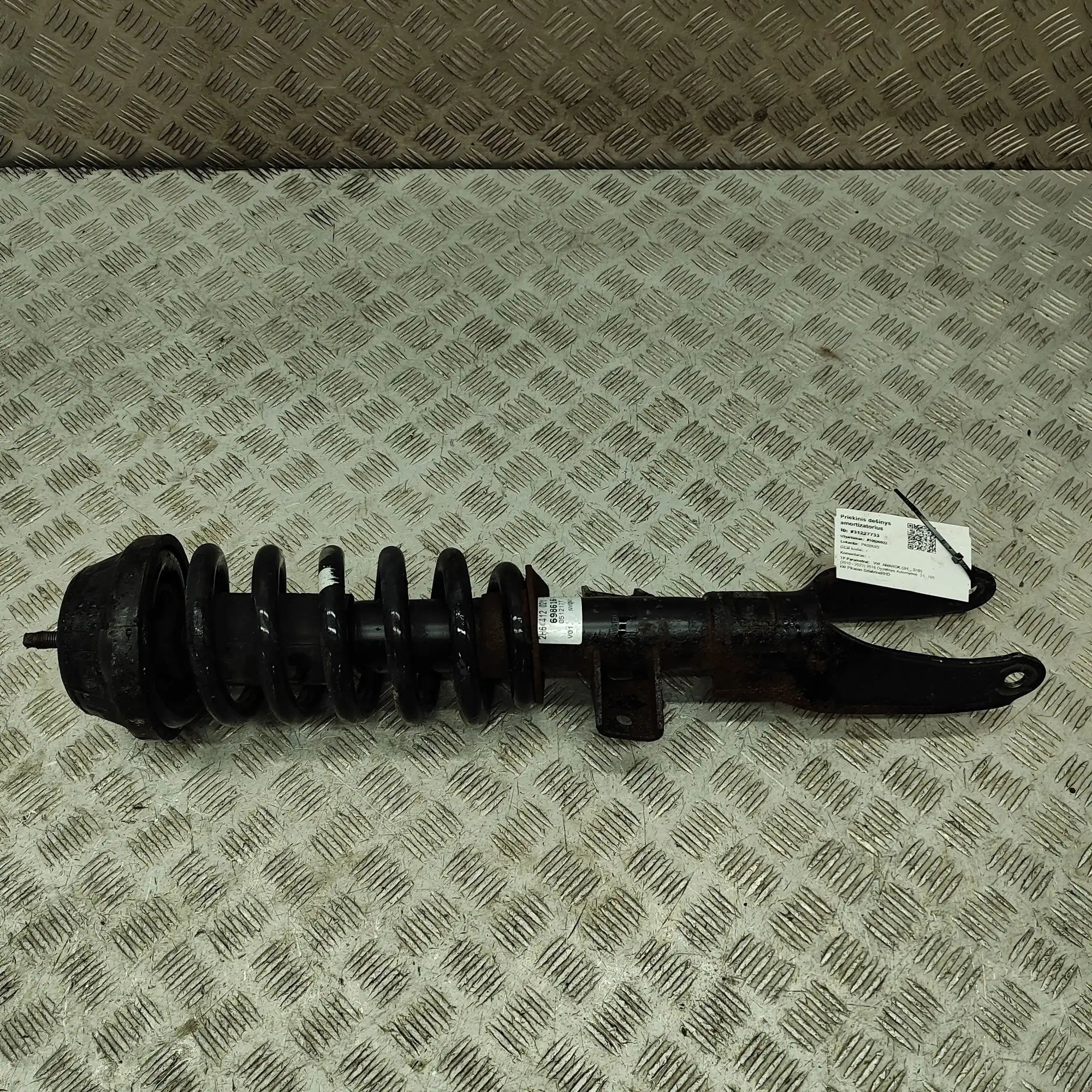Volkswagen Amarok Shock absorber — front right Shock absorber — front right — VW AMAROK (2H_, ...