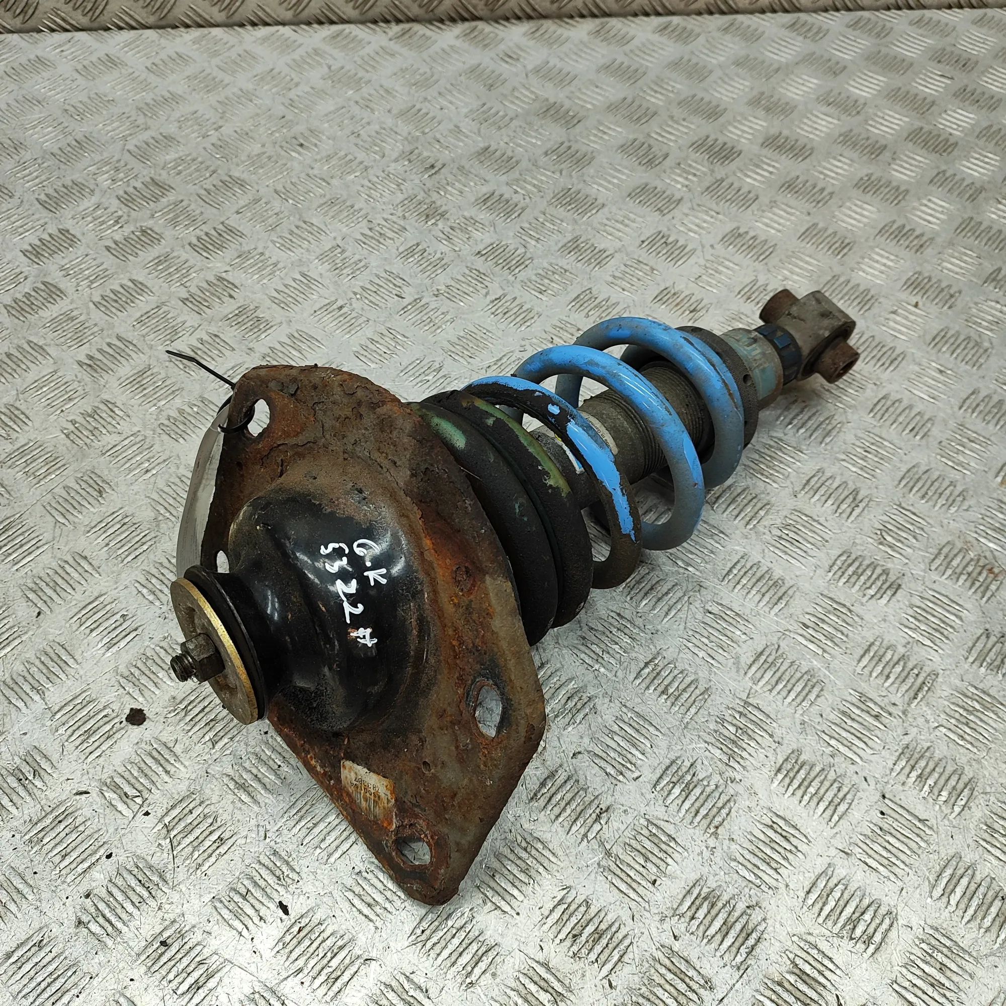 Chevrolet Camaro Shock absorber — rear left Shock absorber — rear left — CHEVROLET CAMARO (...
