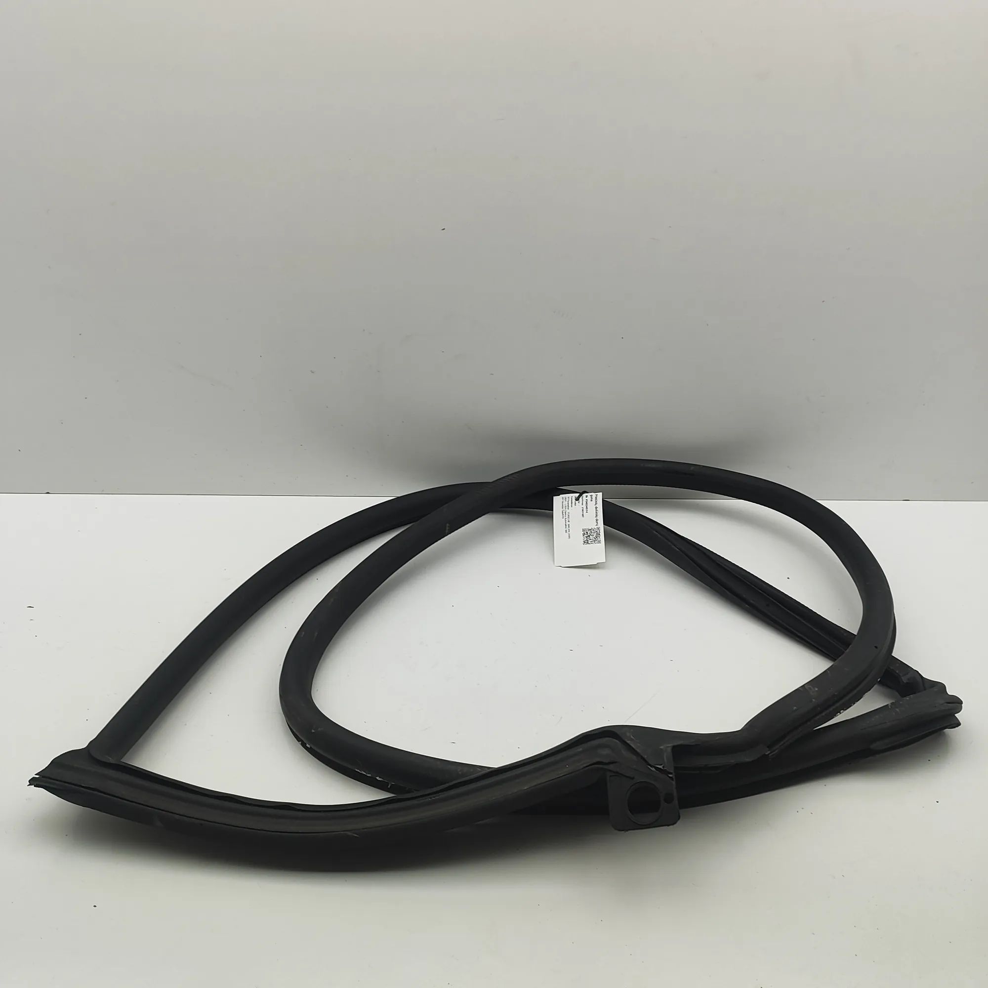 Porsche Macan (XAB) Door rubber seal — front right Door rubber seal — front right — PORSCHE MACAN ...