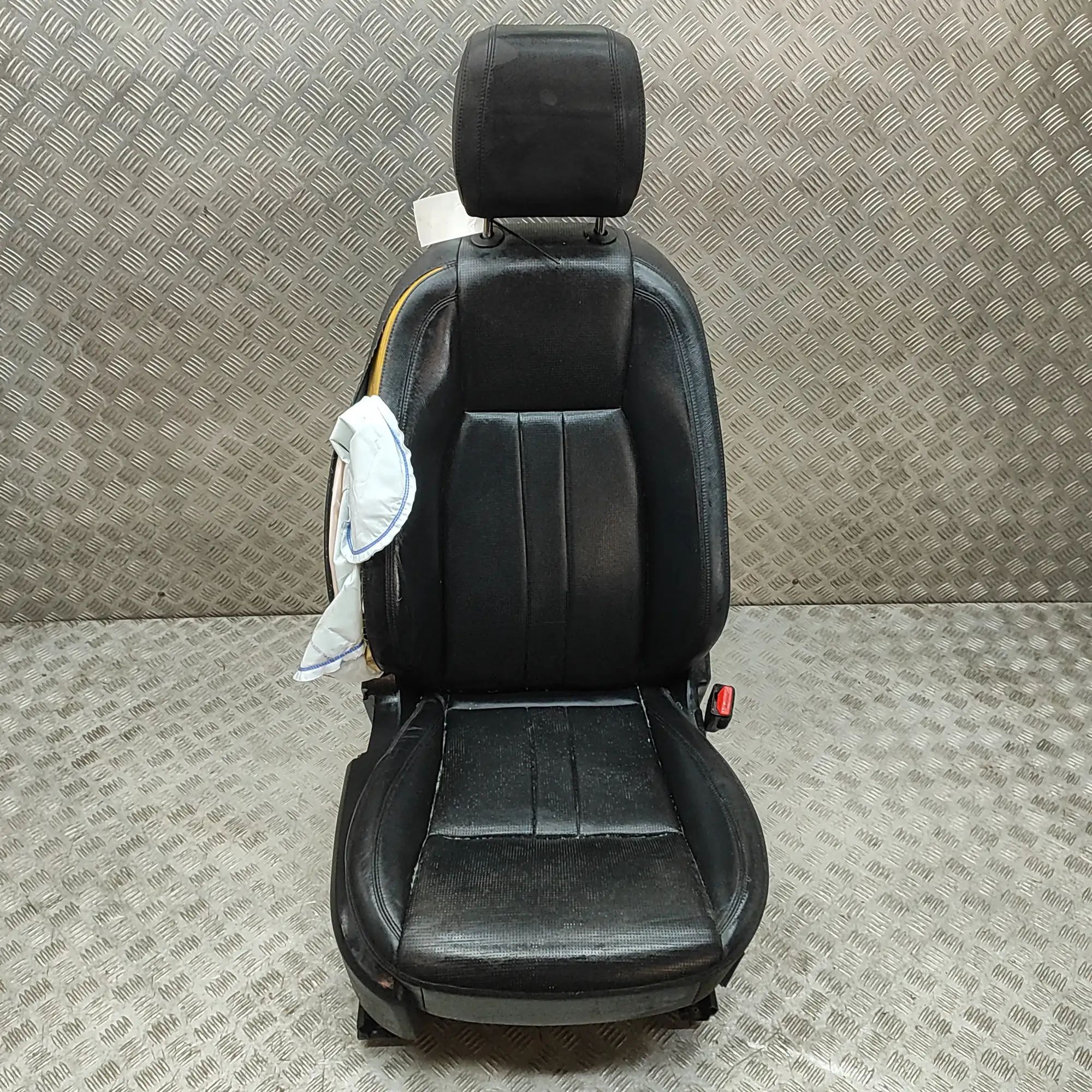 Land Rover Discovery Sport Front Right Seat Front right seat — LAND ROVER DISCOVERY SPORT (...