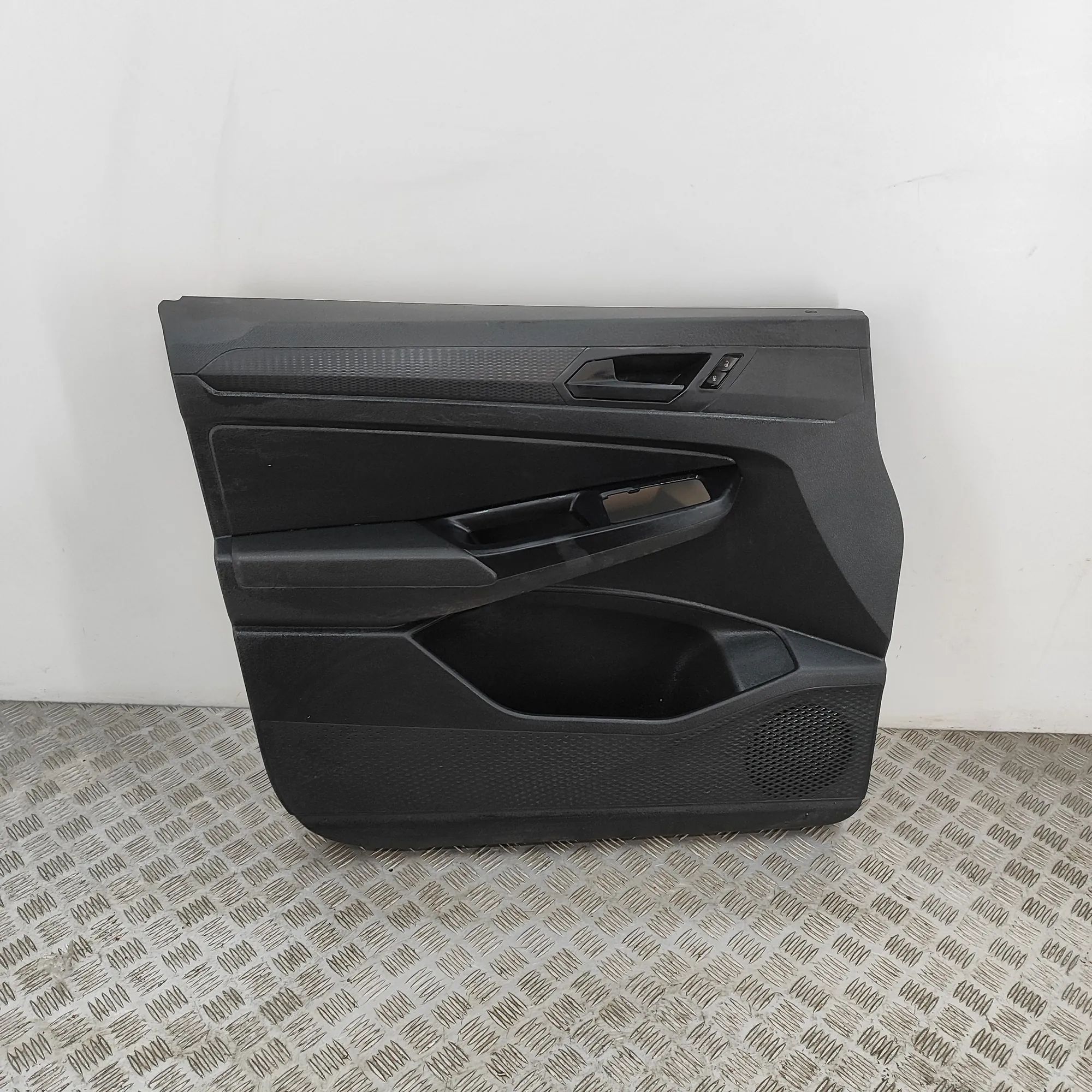 Volkswagen Caddy V Front Left Door Panel