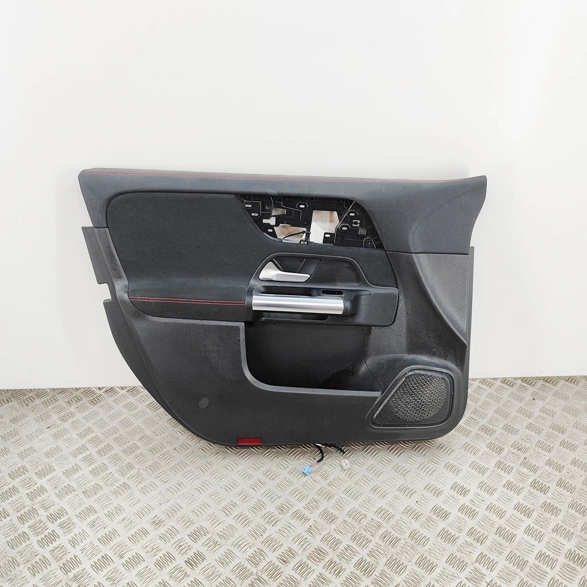 Mercedes-Benz GLA (X156) Front Left Door Panel Front Left Door Panel — MERCEDES BENZ GLA (H247...