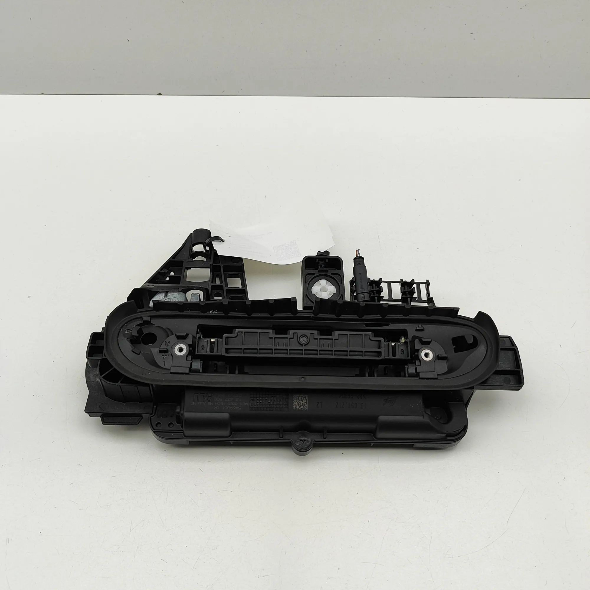BMW 5 / i5 (G60 / G61) Exterior door handle — rear left Exterior door handle — rear left — BMW 5 SERIES...