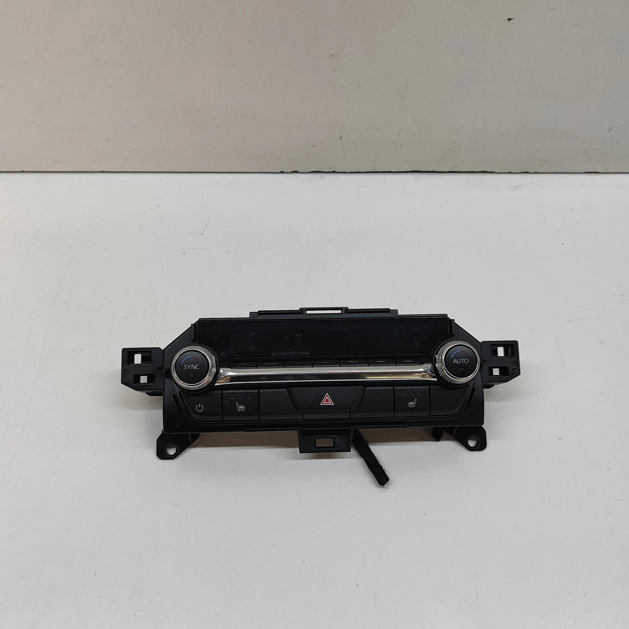 Mazda 3 (BP) Climate control unit Climate control unit — MAZDA CX-3 (0 DM) (2019-...