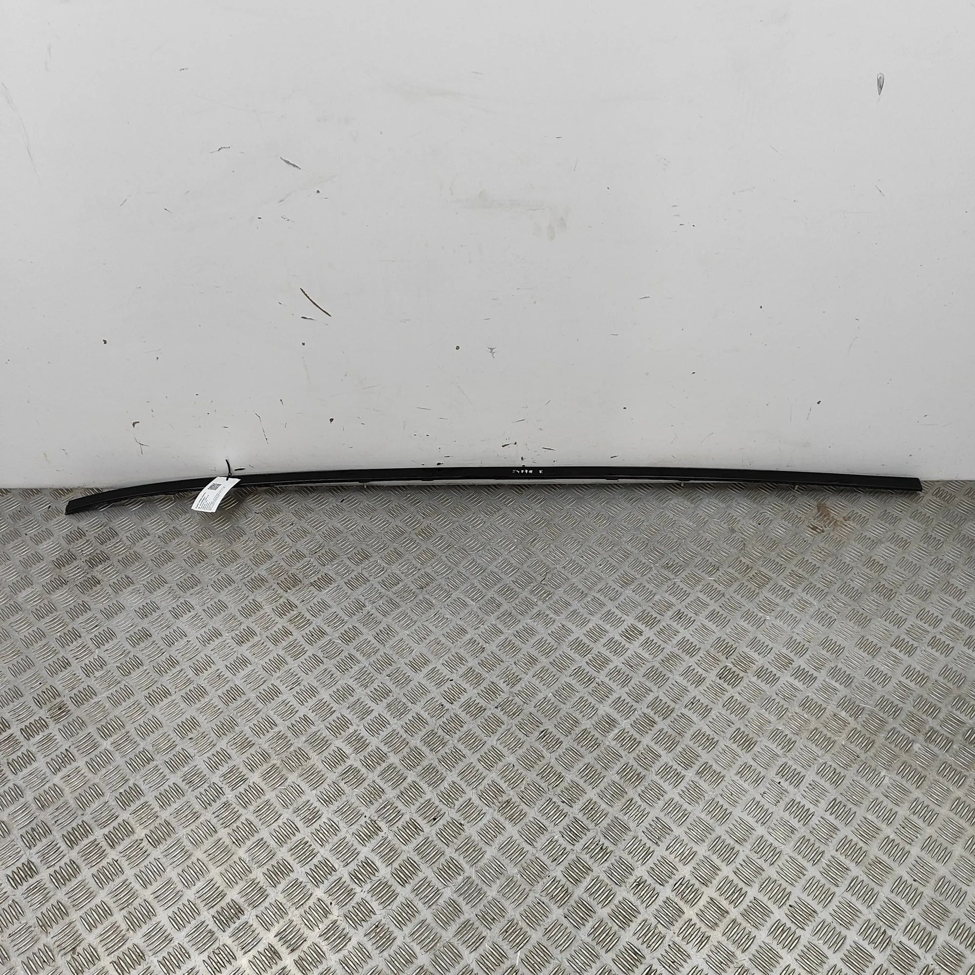 Alfa-Romeo Stelvio Left Side Roof Strip Trim Left Side Roof Strip Trim — ALFA ROMEO STELVIO ...