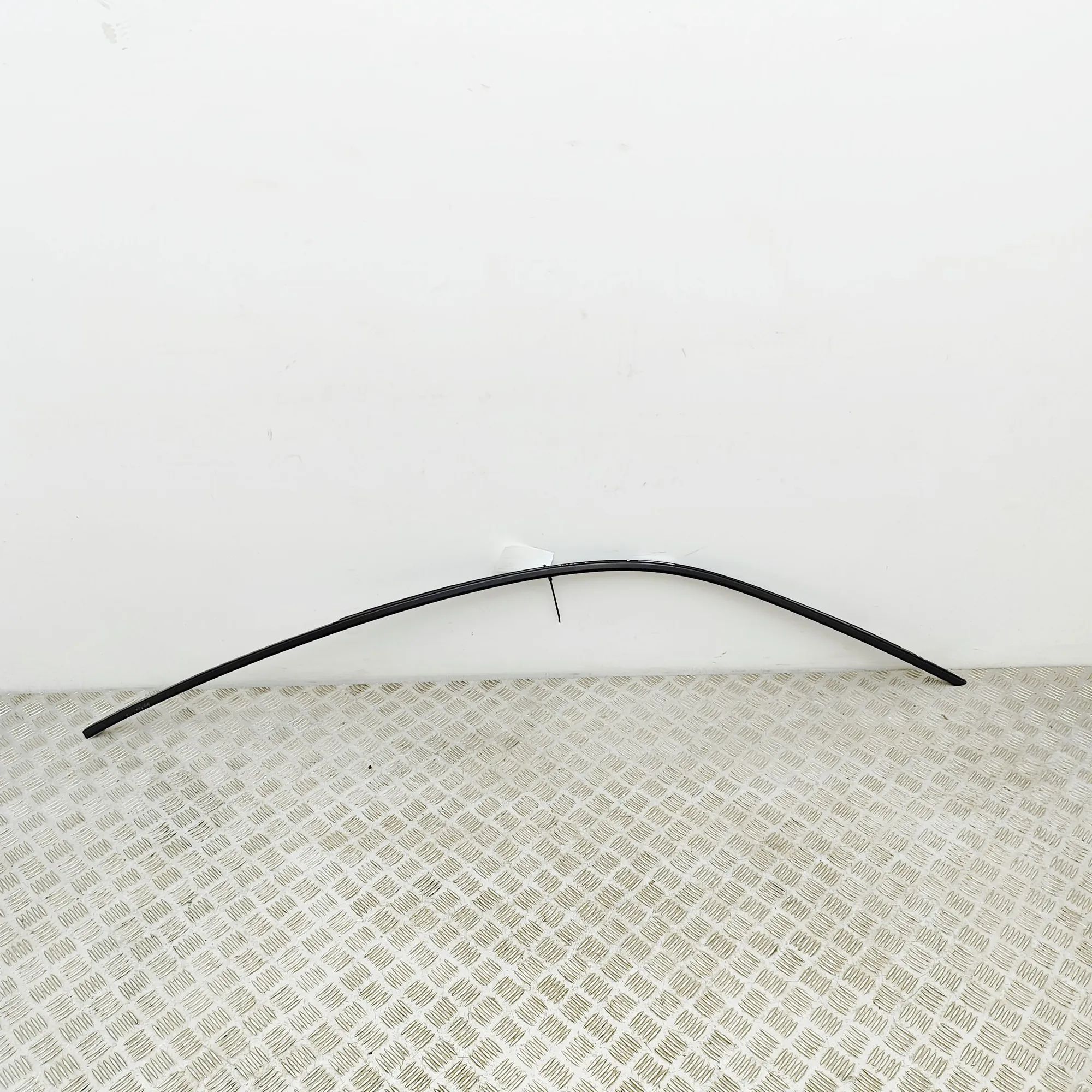 Porsche 911 (991) Right Side Roof Strip Trim Right Side Roof Strip Trim — PORSCHE 911 (991) ...