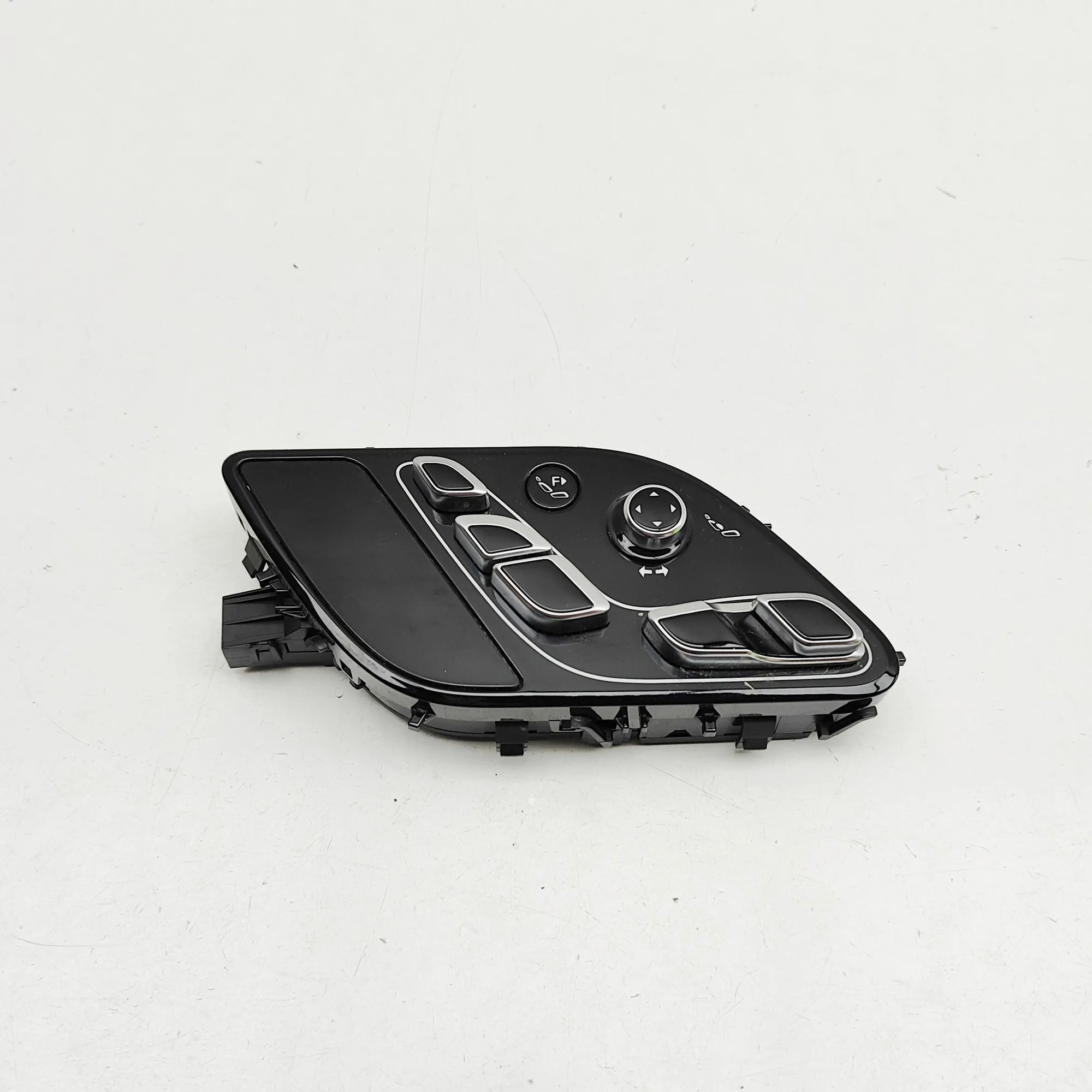 Land Rover Range Rover (L405) Left Seat Control Switches Left Seat Control Switches — LAND ROVER RANGE R...