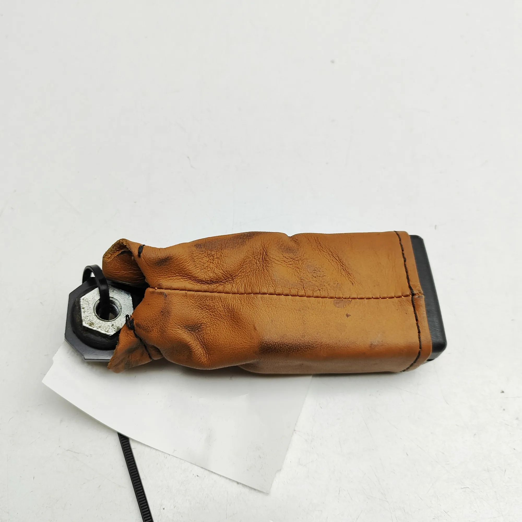 Ferrari California Seat belt buckle — rear right Seat belt buckle — rear right — FERRARI CALIFOR...